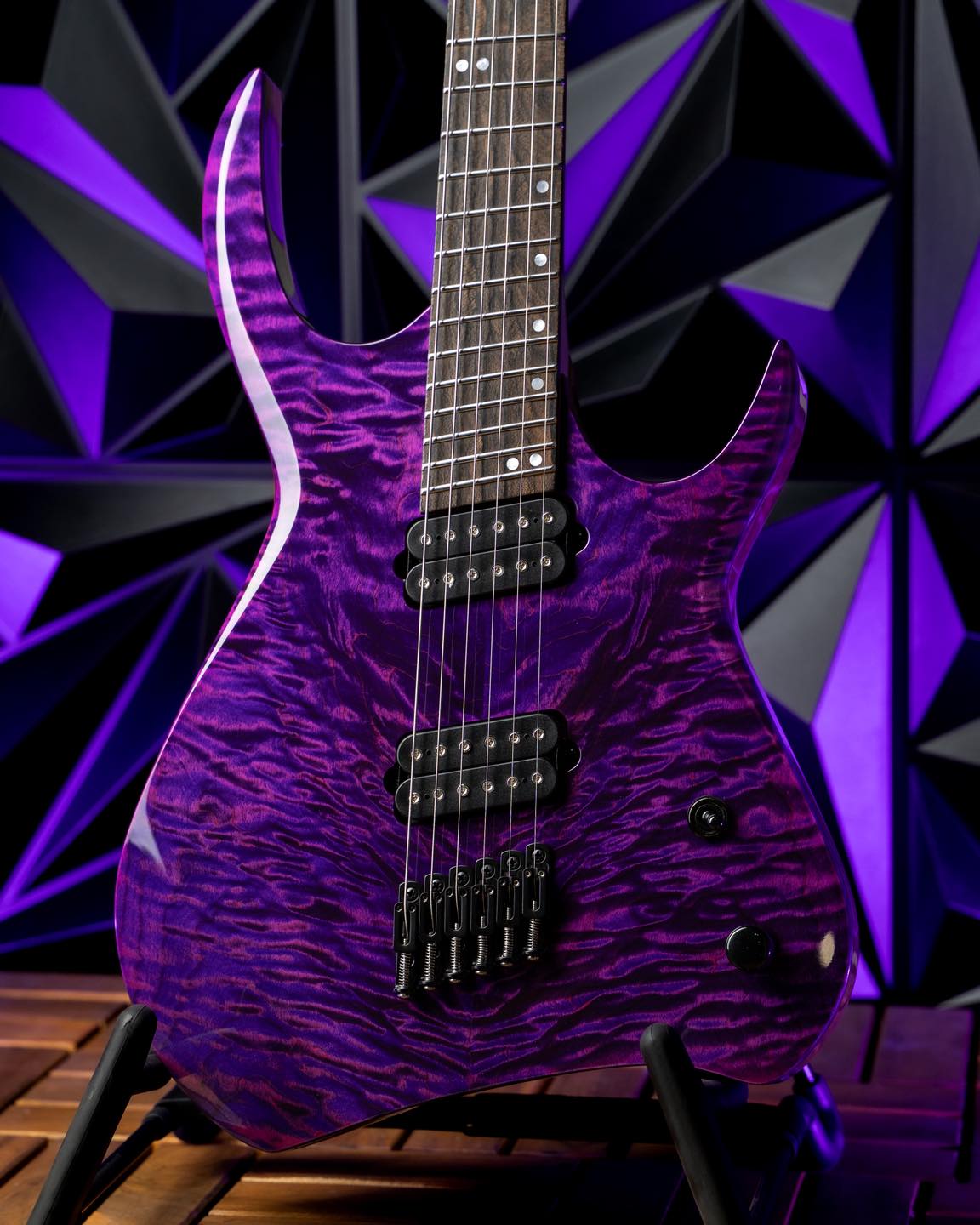 Kiesel - Kyber - Purple Candy finish - Quilted Maple top - Black