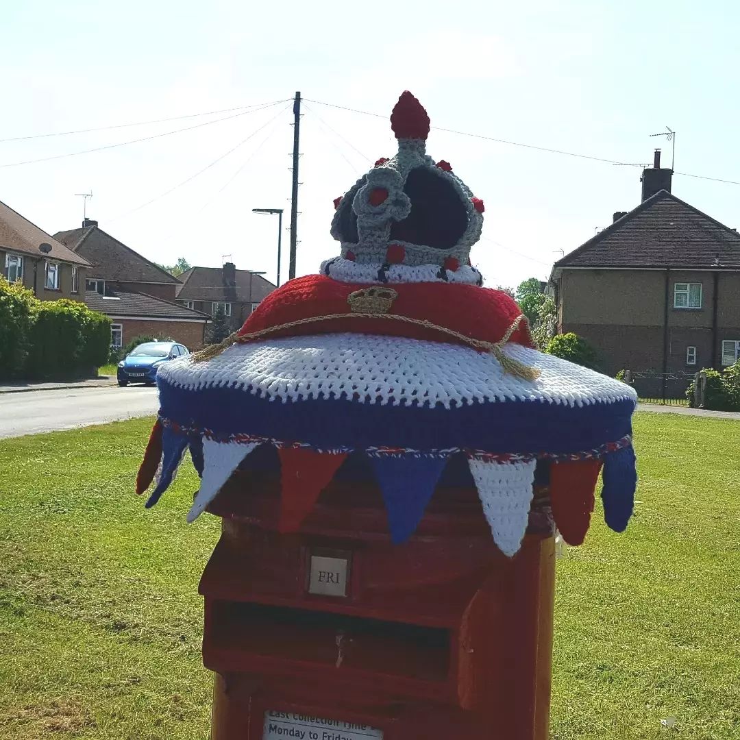 Post Box Toppers UK
