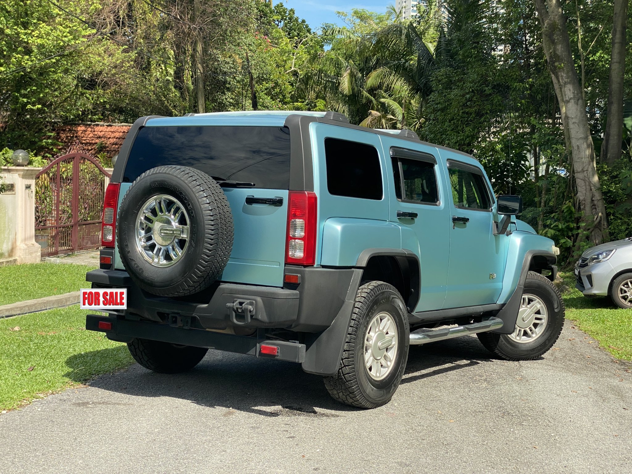 FOR SALE - HUMMER H3🔥 Custom Sky Blue Finish • YR 2007 , RM78,000