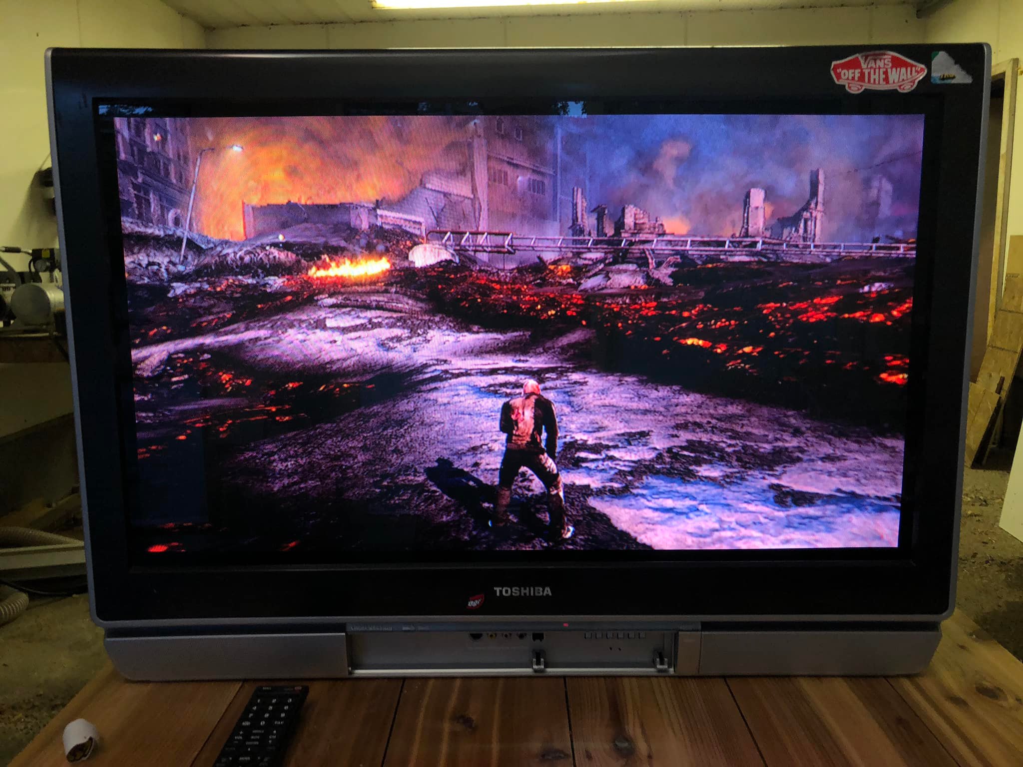 Found a Toshiba 34HFX84 for free. PS3 looks amazing on this giant.
