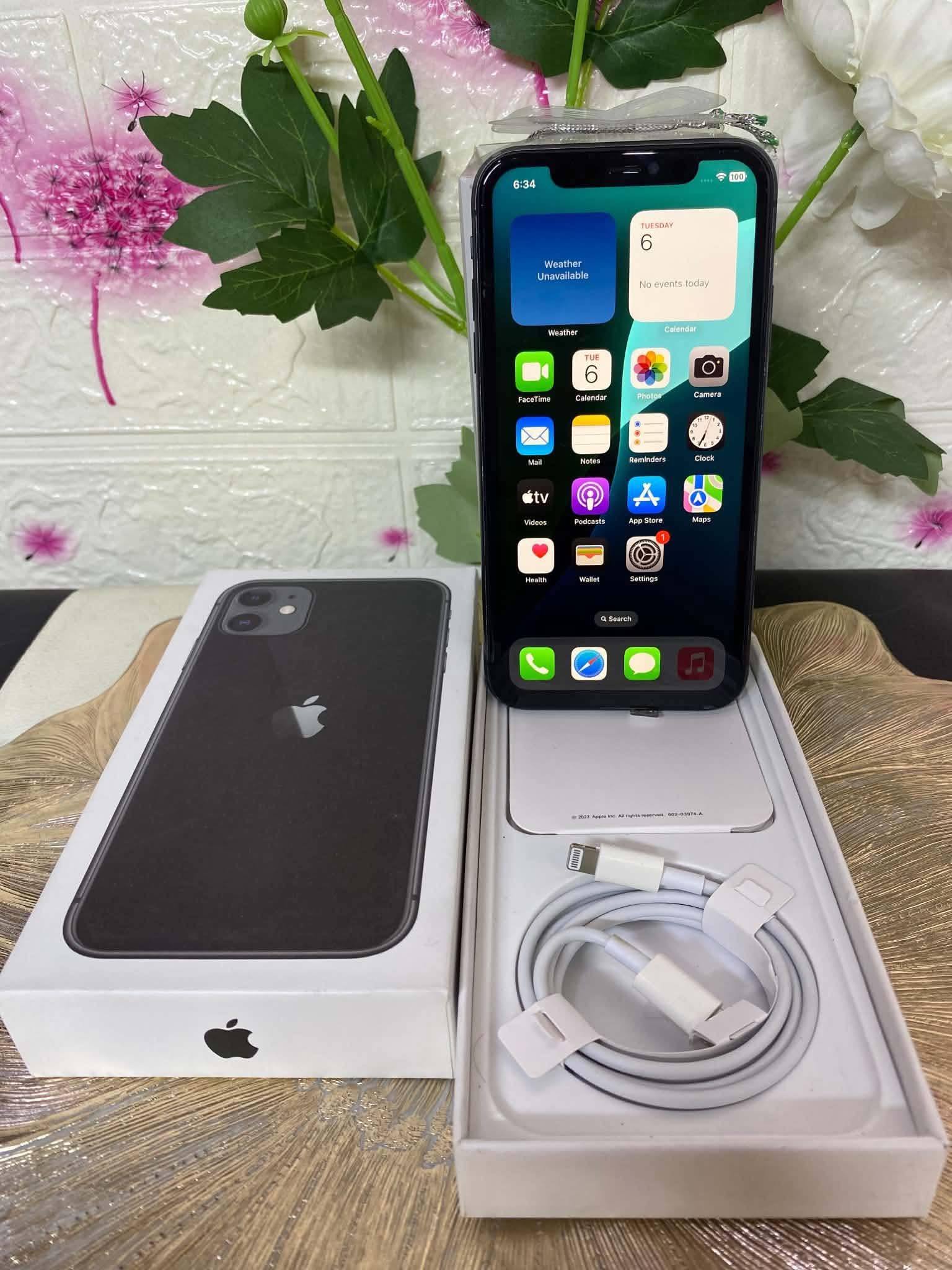 IPHONE 11 256GB BLACK ✓NO SIM RESTRICTIONS ✓FACE ID WORKING