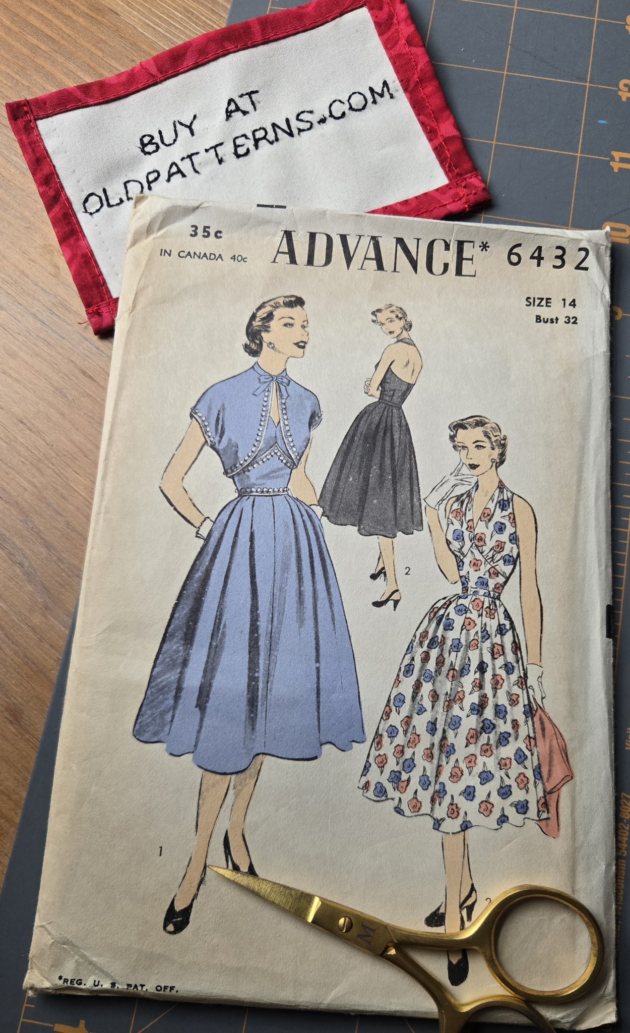 marilyn monroe halter dress pattern Vogue 6466, a 1948 reminiscent of marilyn monroe dress damaged