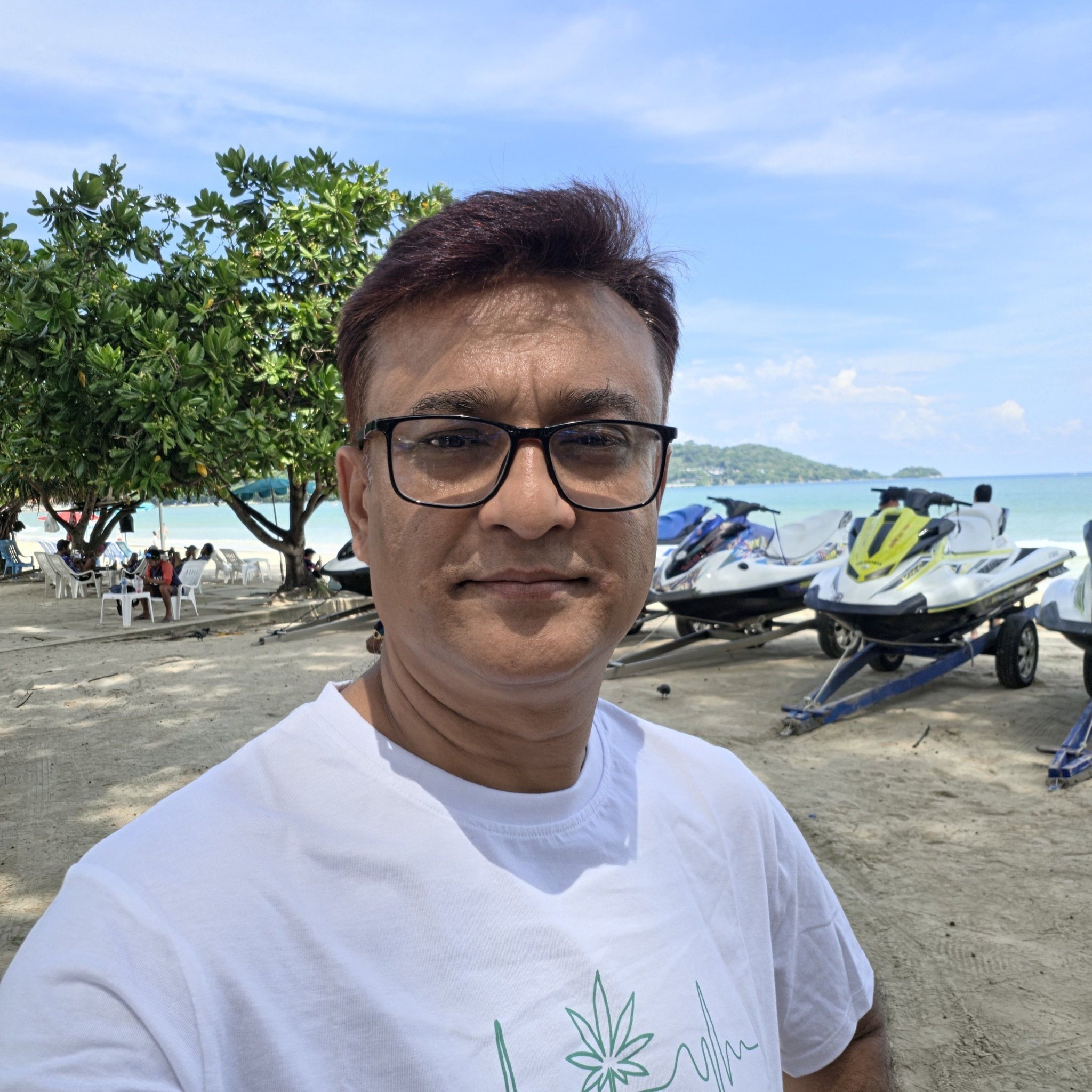 Mak Azad