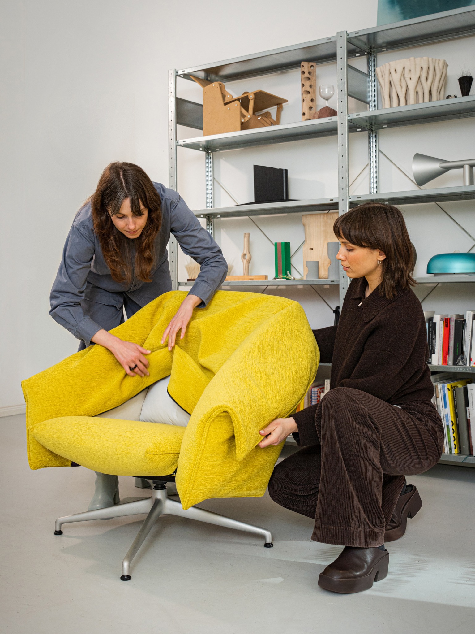 Vitra - Kast (Lowborad) Design: Maarten Van Severen, 2005 Place
