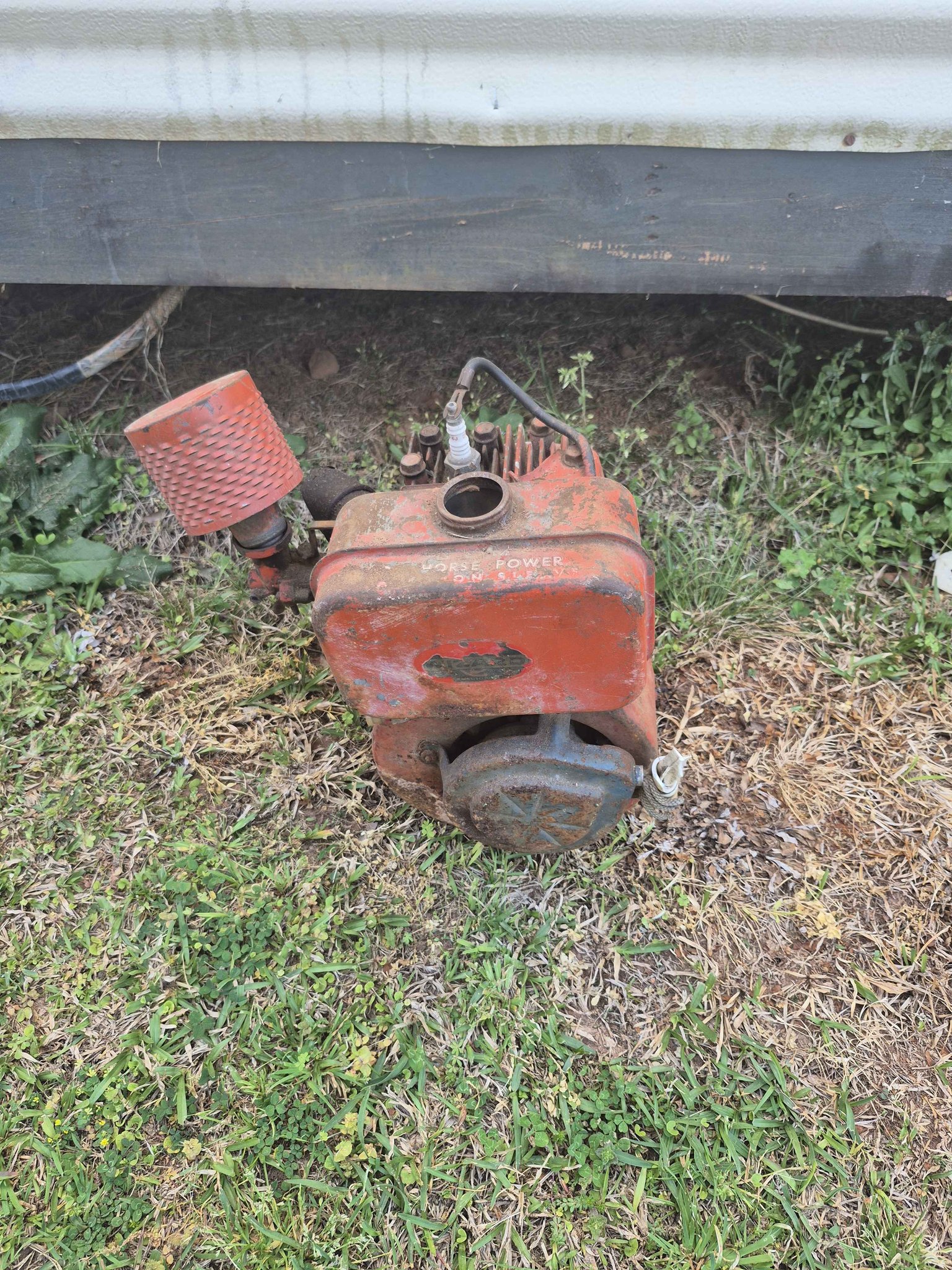 Clinton Vintage Small Engine - Car Engines & Engine Parts - Edgefield ...