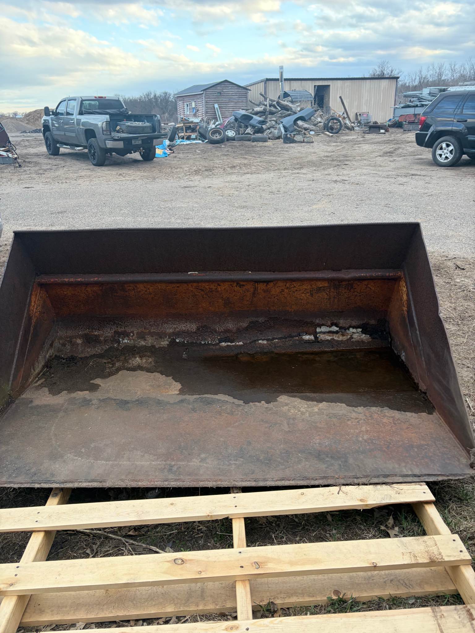 Skid steer oversize bucket - Garden Tools & Equipment - Foley ...