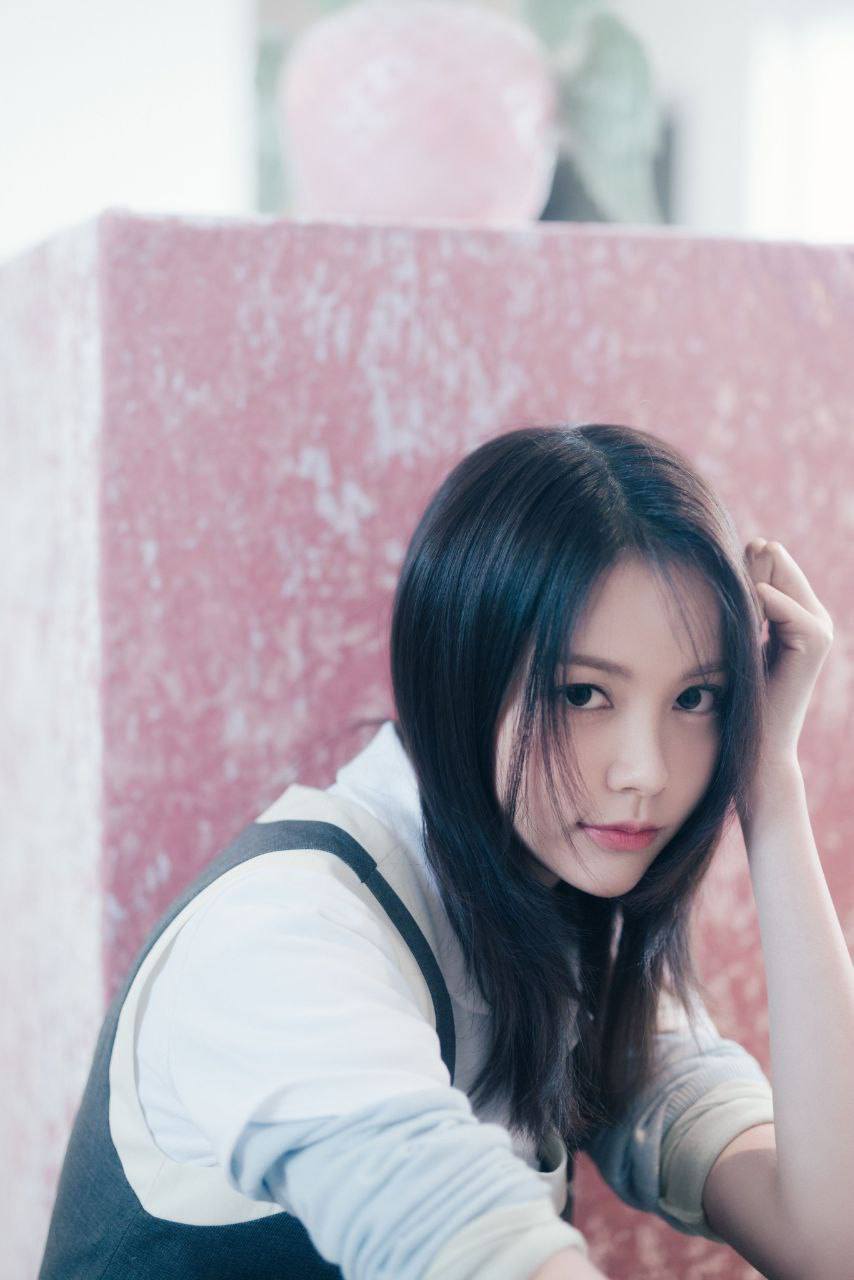 Hearts2Hearts The 1st Mini Album 'FOCUS' (SMini Ver.) Ktown4u LA