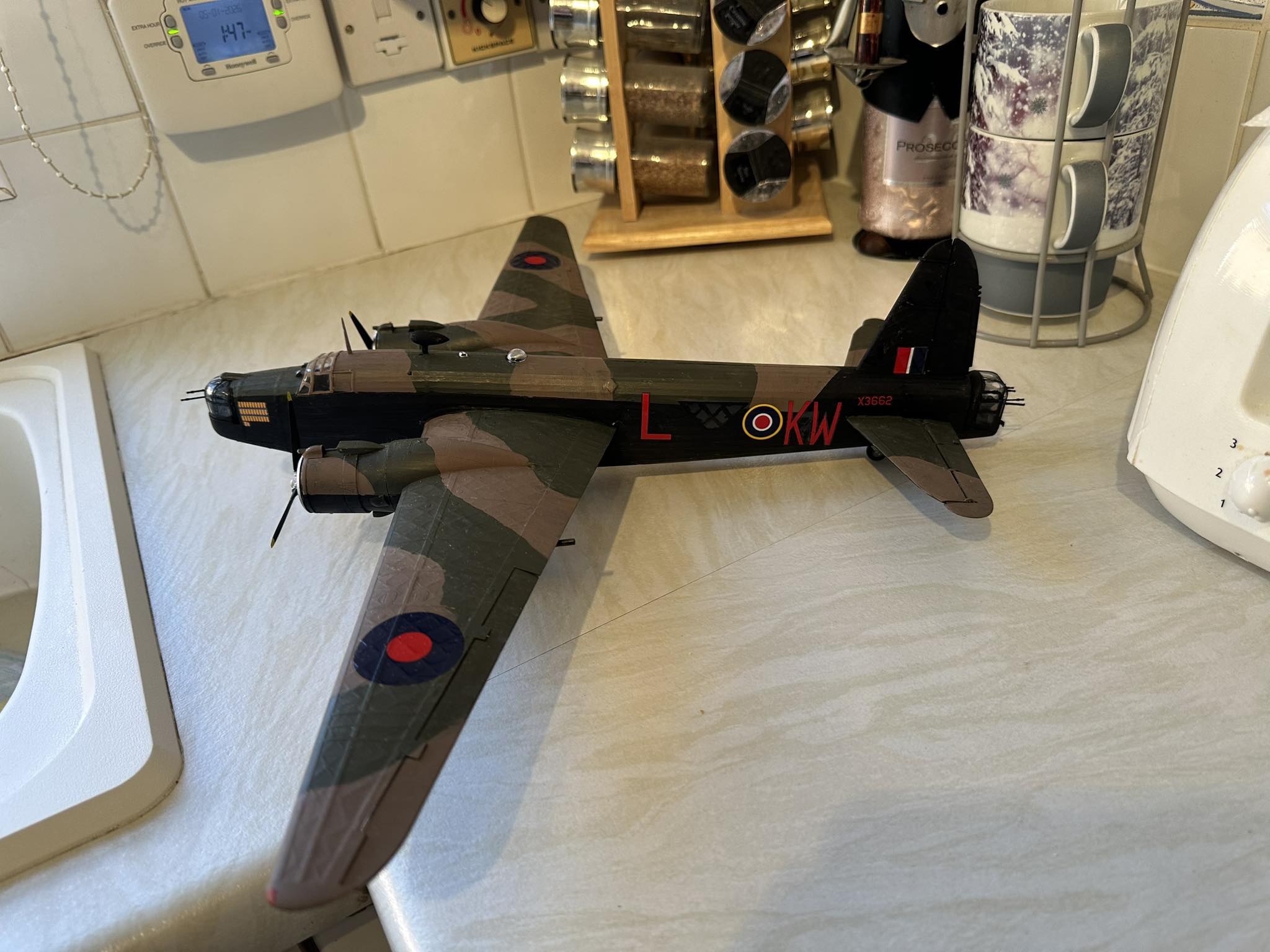 Wellington MK.III, 1/48 Trumpeter. Scratchbuilding process.