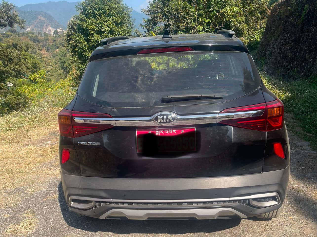 Kia Seltos - IVT ( sunroof) Model -Sept 2020 Km - 33500 Single