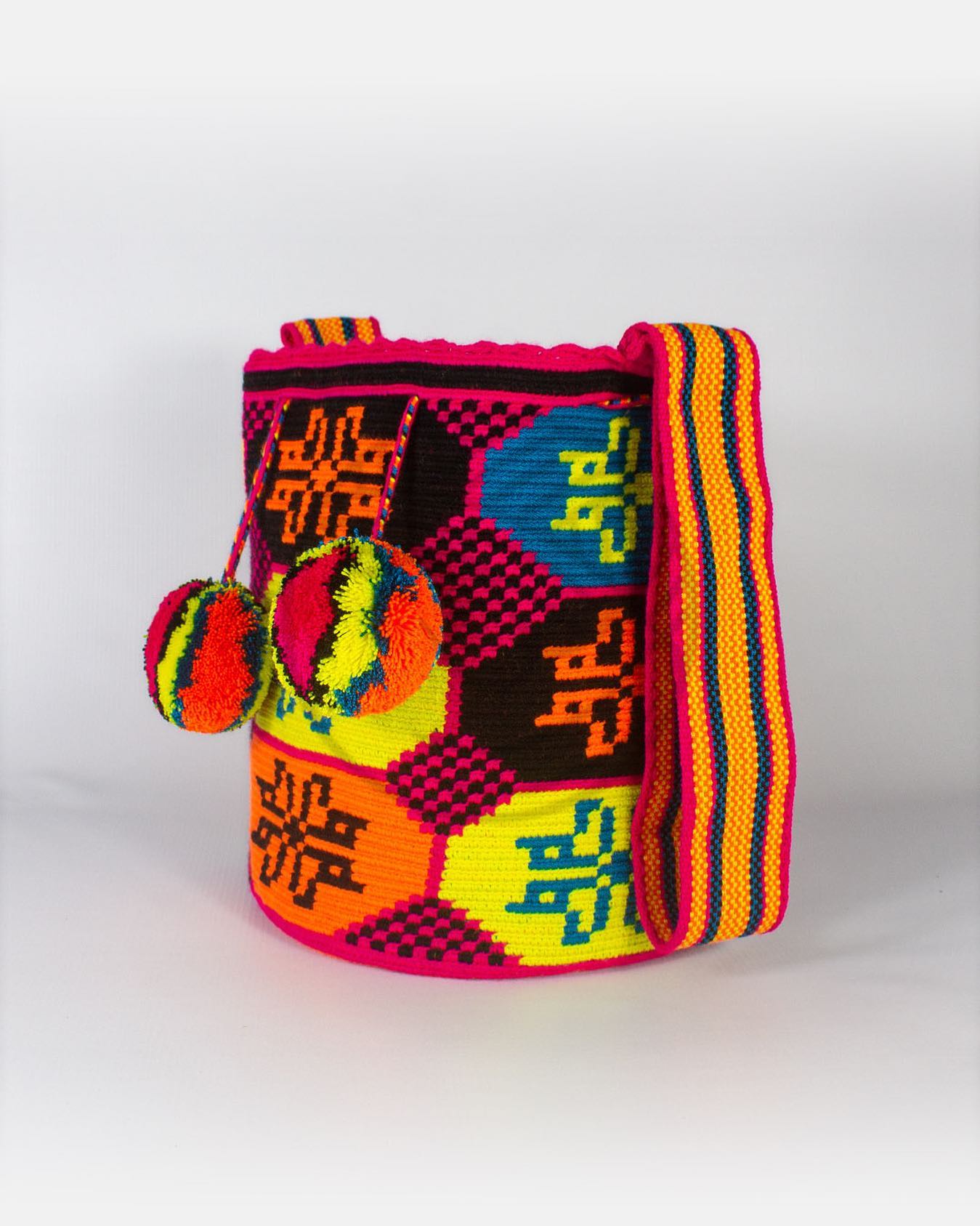 Jiitpäi Wayuu - Colors, bright and powerful colors! Wayuu...