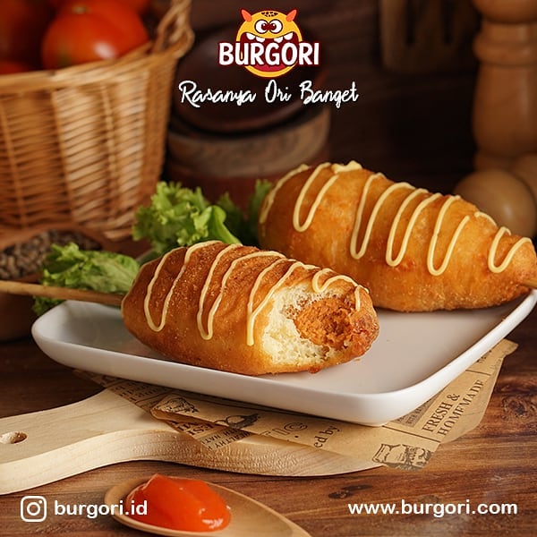Burgori.id - Sosis dengan balutan roti goreng yang lembut bisa kamu ...