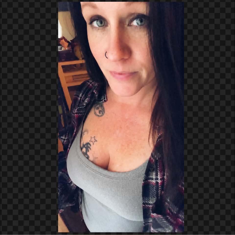 WoodsyGal Angie - Too windy to rake like I wanted... | Facebook