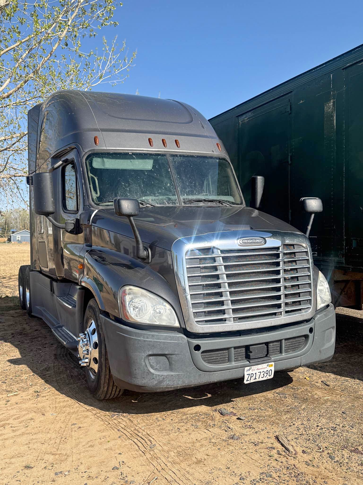 2017 Freightliner Semi Truck (FRHT) – Clean Title - Commercial Vehicles ...