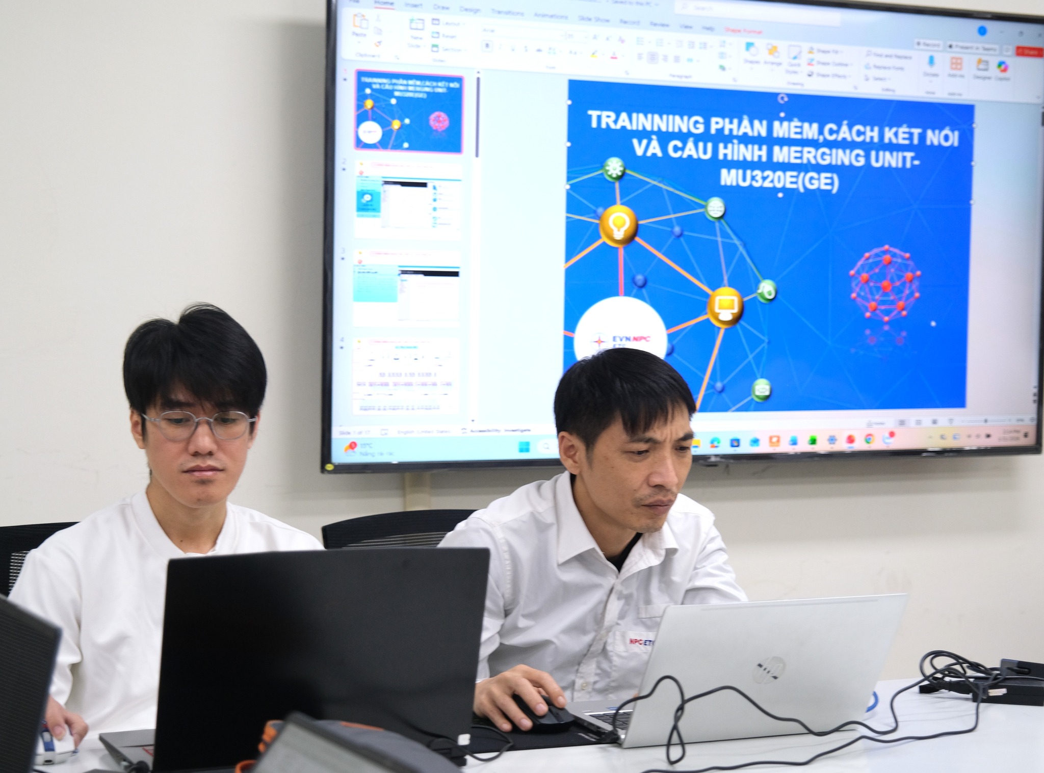 NPCETC - CBCNV tranh thủ thời gian giữa những đợt đi công tác lưu động ...