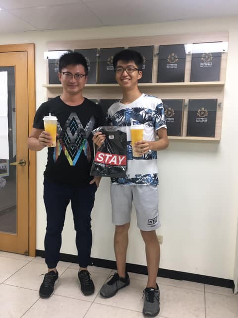 台大醫科侯冠竹學長回來協助舉辦高雄版的杜鵑花節（校系介紹）順道回來走走跟學弟妹講... - P&C 科學教育中心 陽明直營校 | Facebook