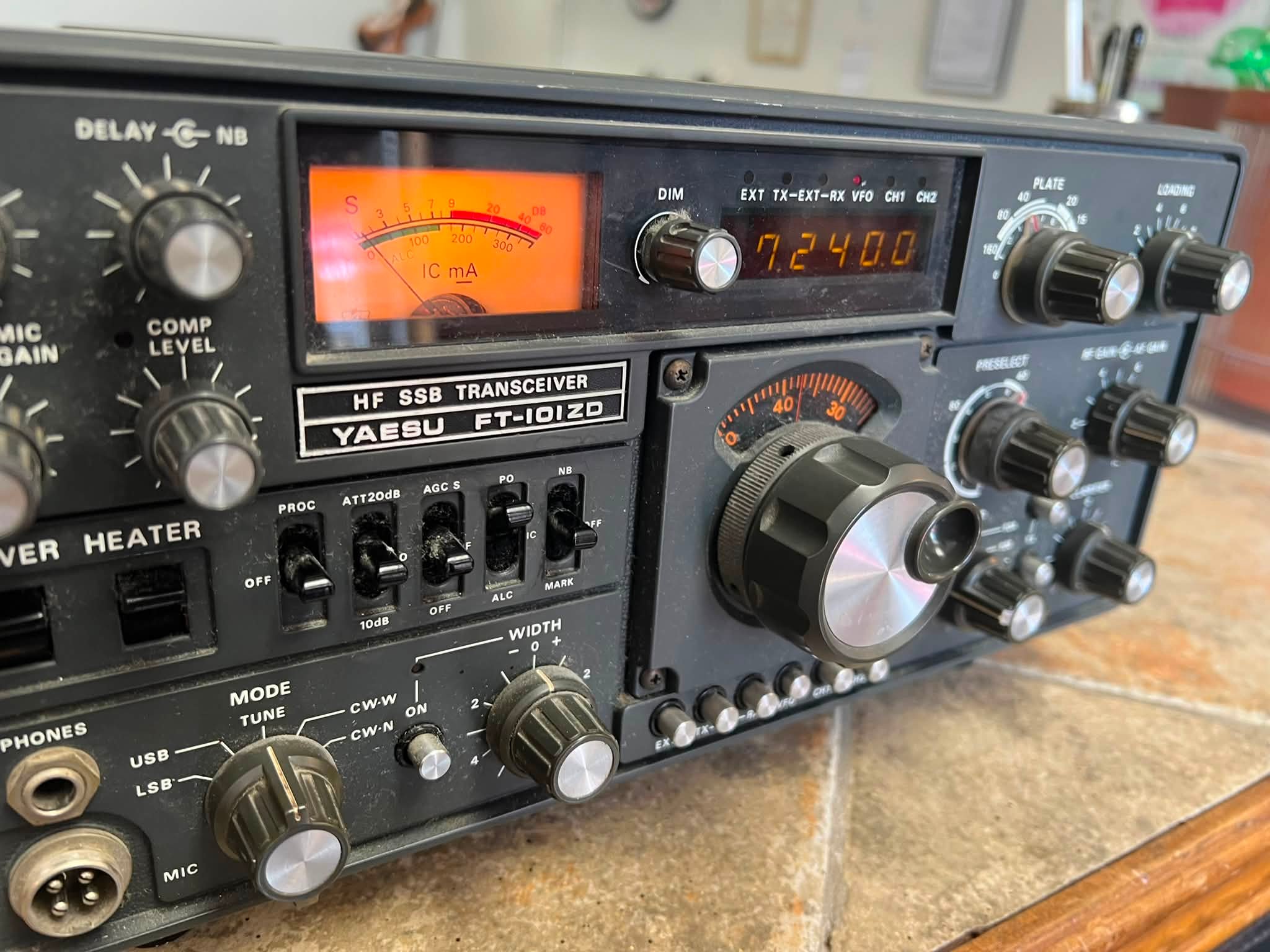 ヒ*ー様 Yaesu FT-101ZSD ヒ*ー様 Yaesu FT-101ZSD Yaesu FT-101Z HF SSB Transceiver, Untested