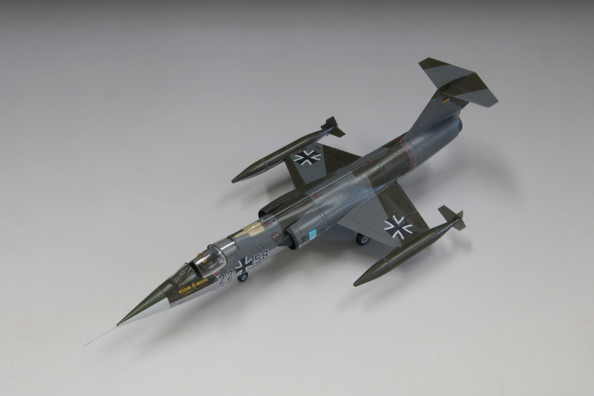 取り急ぎ、F-104の製品ページを当社ホームページにUPしました