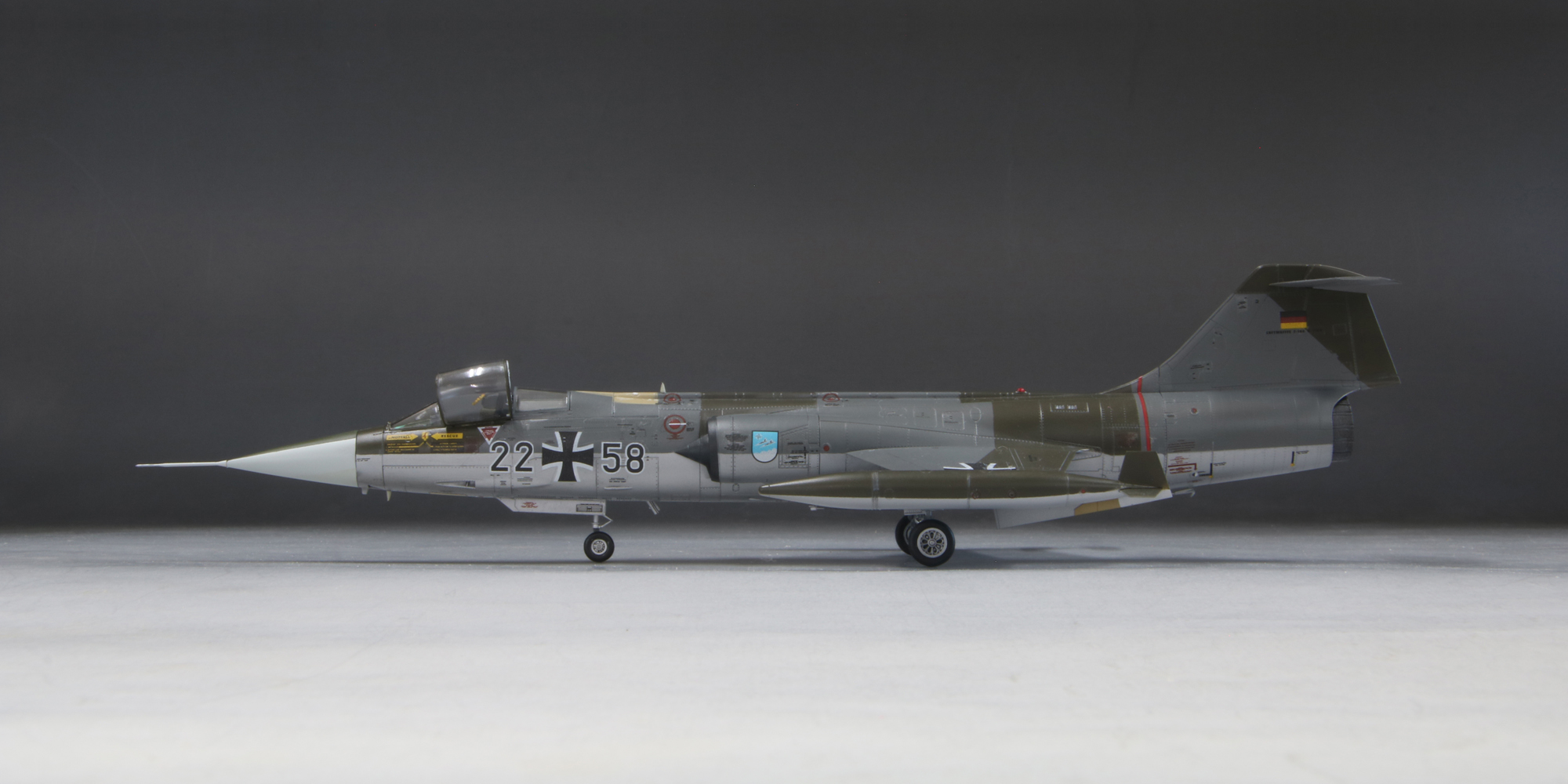 取り急ぎ、F-104の製品ページを当社ホームページにUPしました