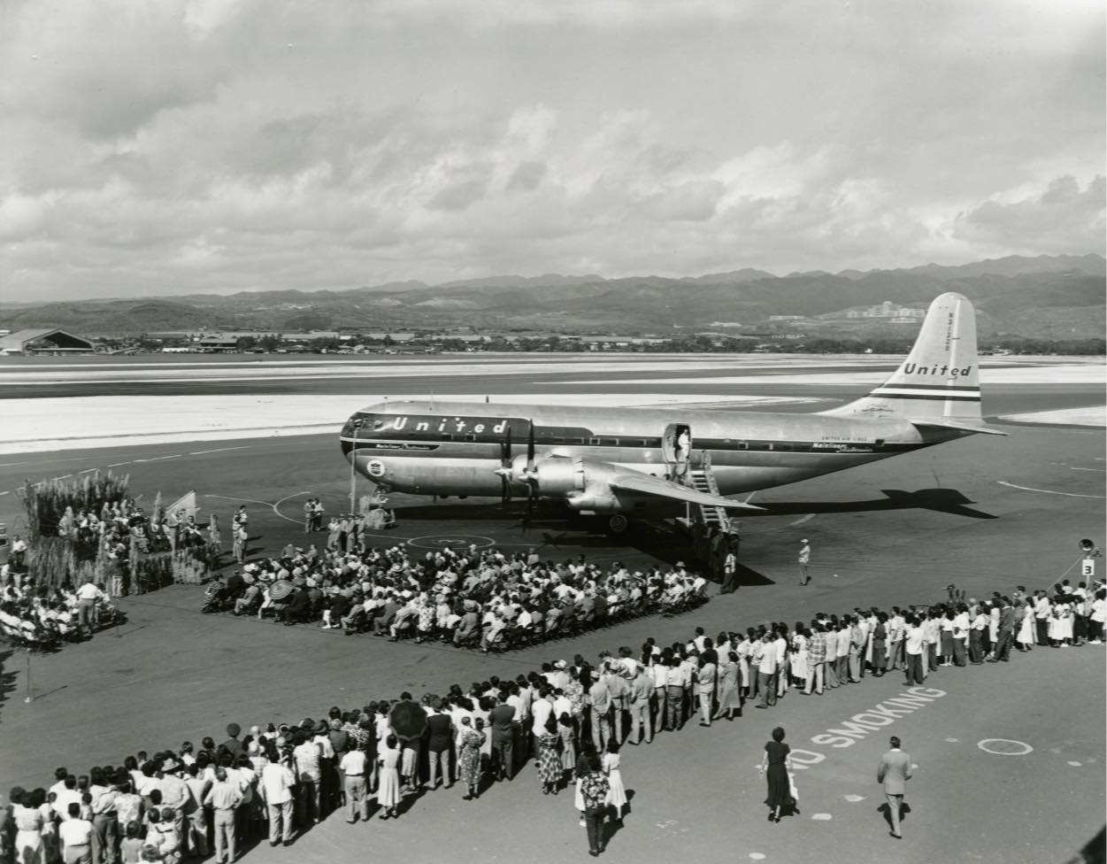 United Airlines to Hawaii 🌺 1960 NOW ON UNITED AIR LINES to