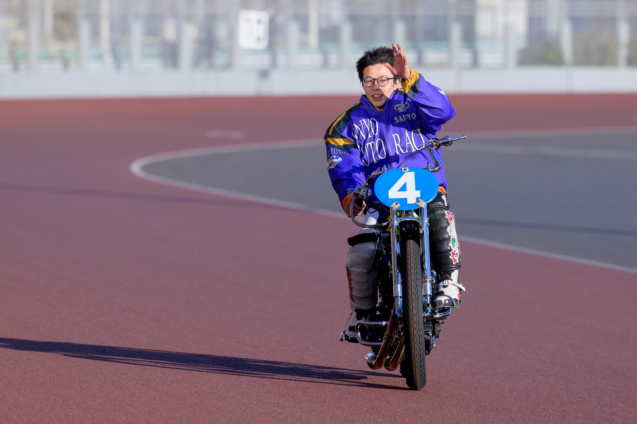 山陽オートレース場 Official - 佐々木啓選手 1着インタビュー | Facebook
