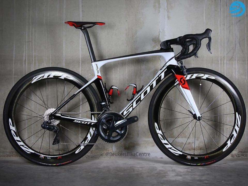 Scott Foil 🚲🚀🔥 Ultegra Di2 and Zipp 404's 📸 @beukersbikecentre
