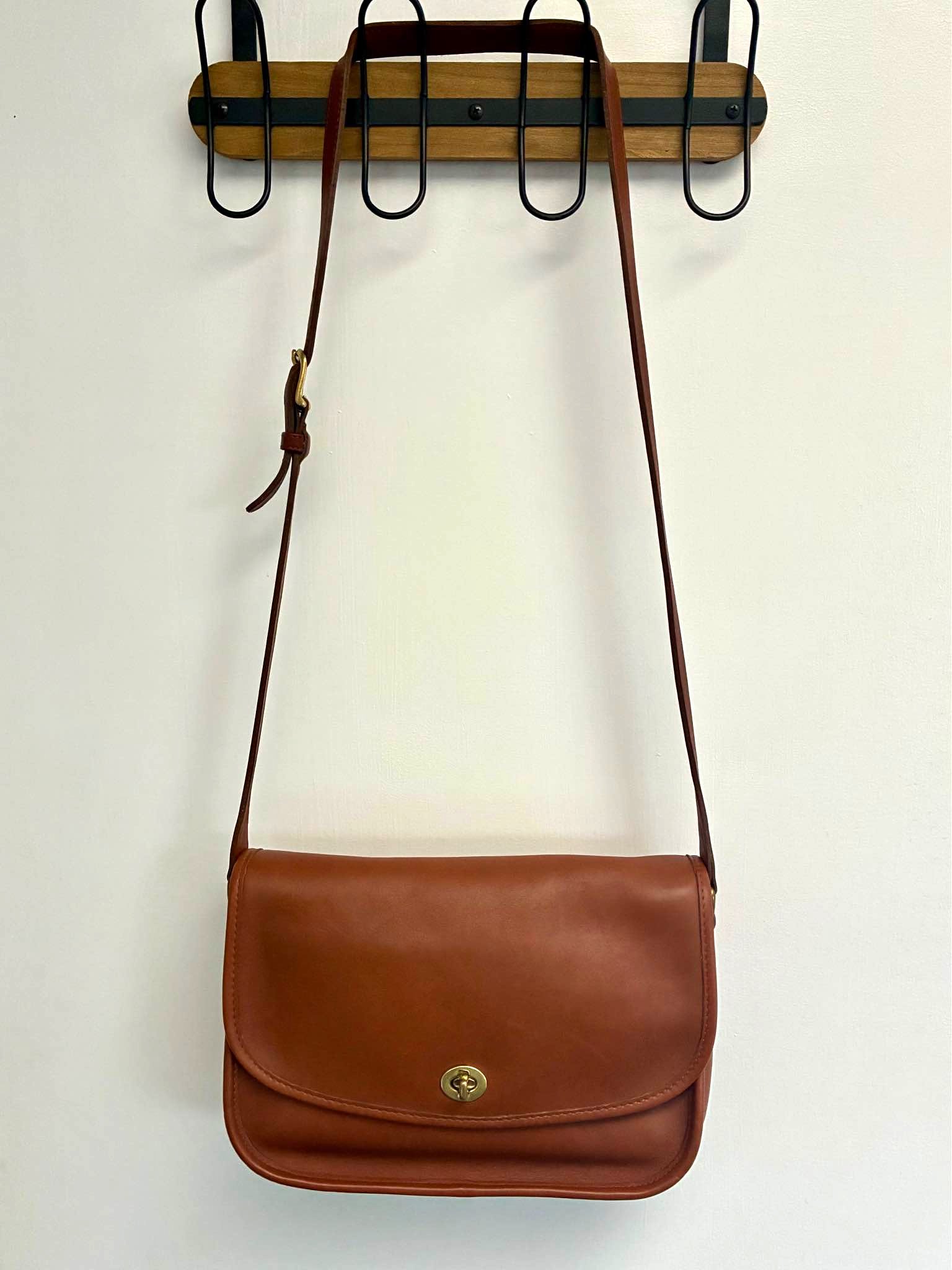 New and used Vintage-coach-bag-turnlock for sale | Facebook 