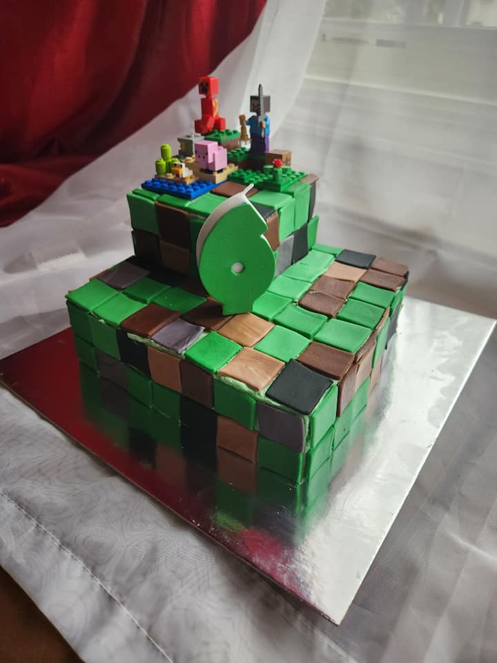 Minecraft Birthday cake - JS Sweet Kitchen