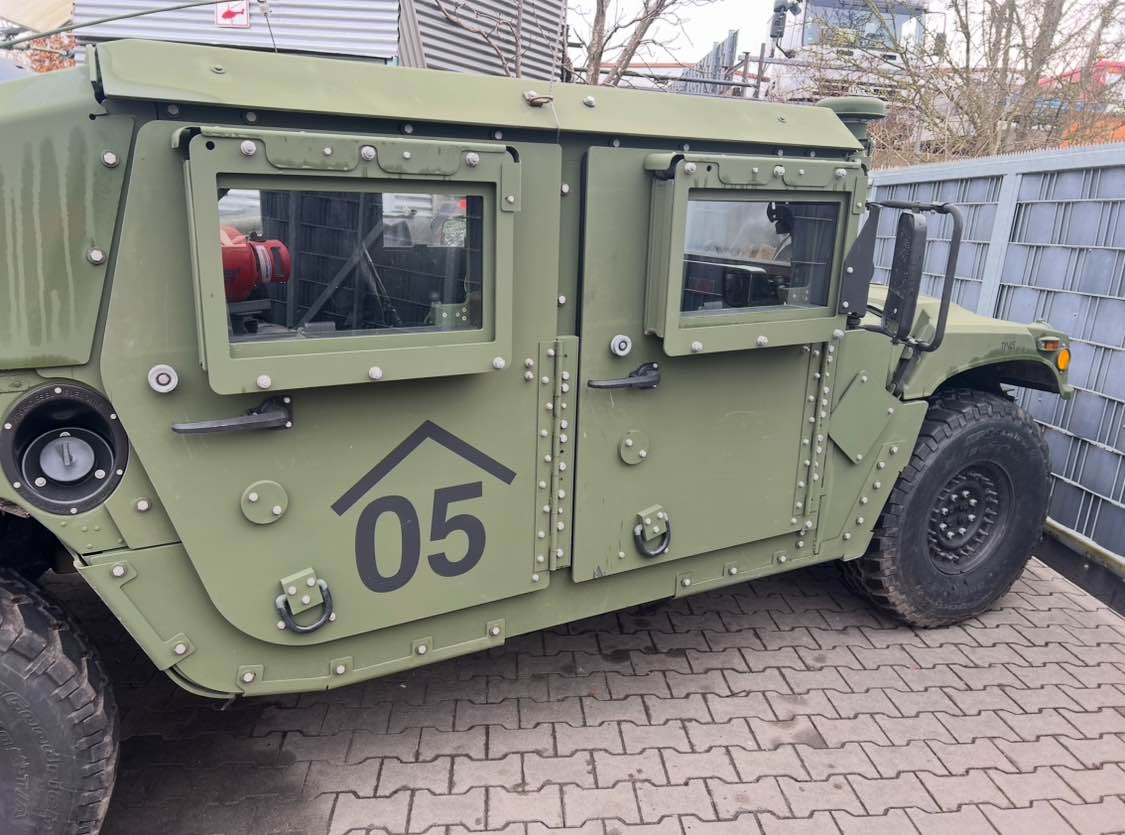 M1151A1 Humvee REV Turbodiesel - Commercial Trucks - Neustadt an der ...