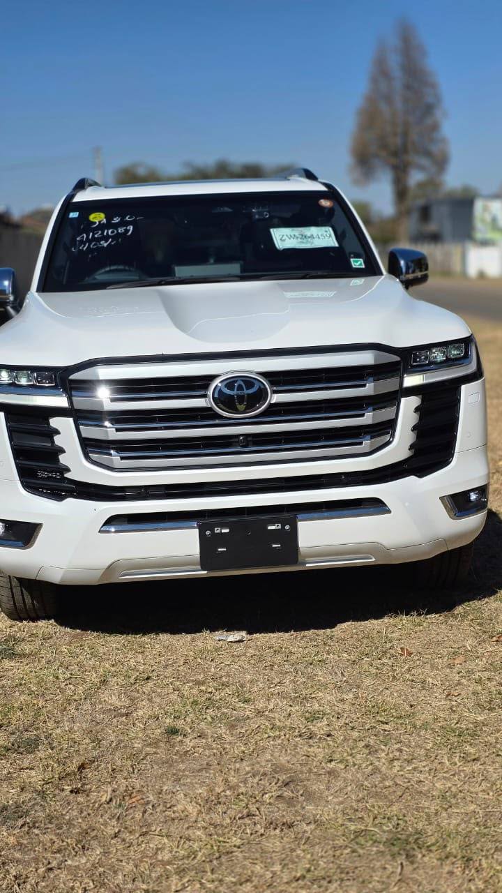 Toyota Landcruiser 300 Series ZX brand new diesel