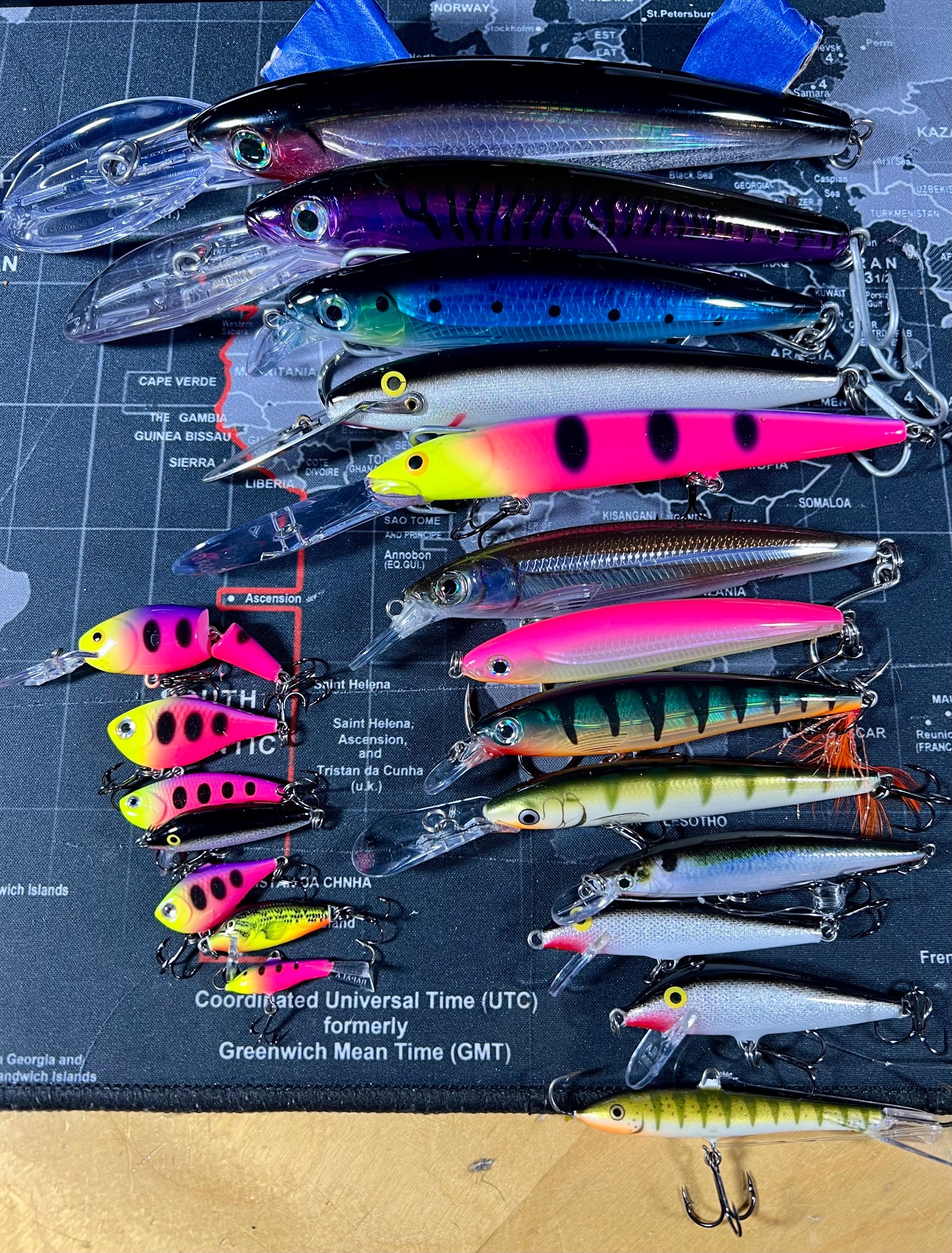 bream fishing with hard body lures Jackson Lure Pack gothic Colour:Glow - 1307589 DMK Cheetah Casting Reel