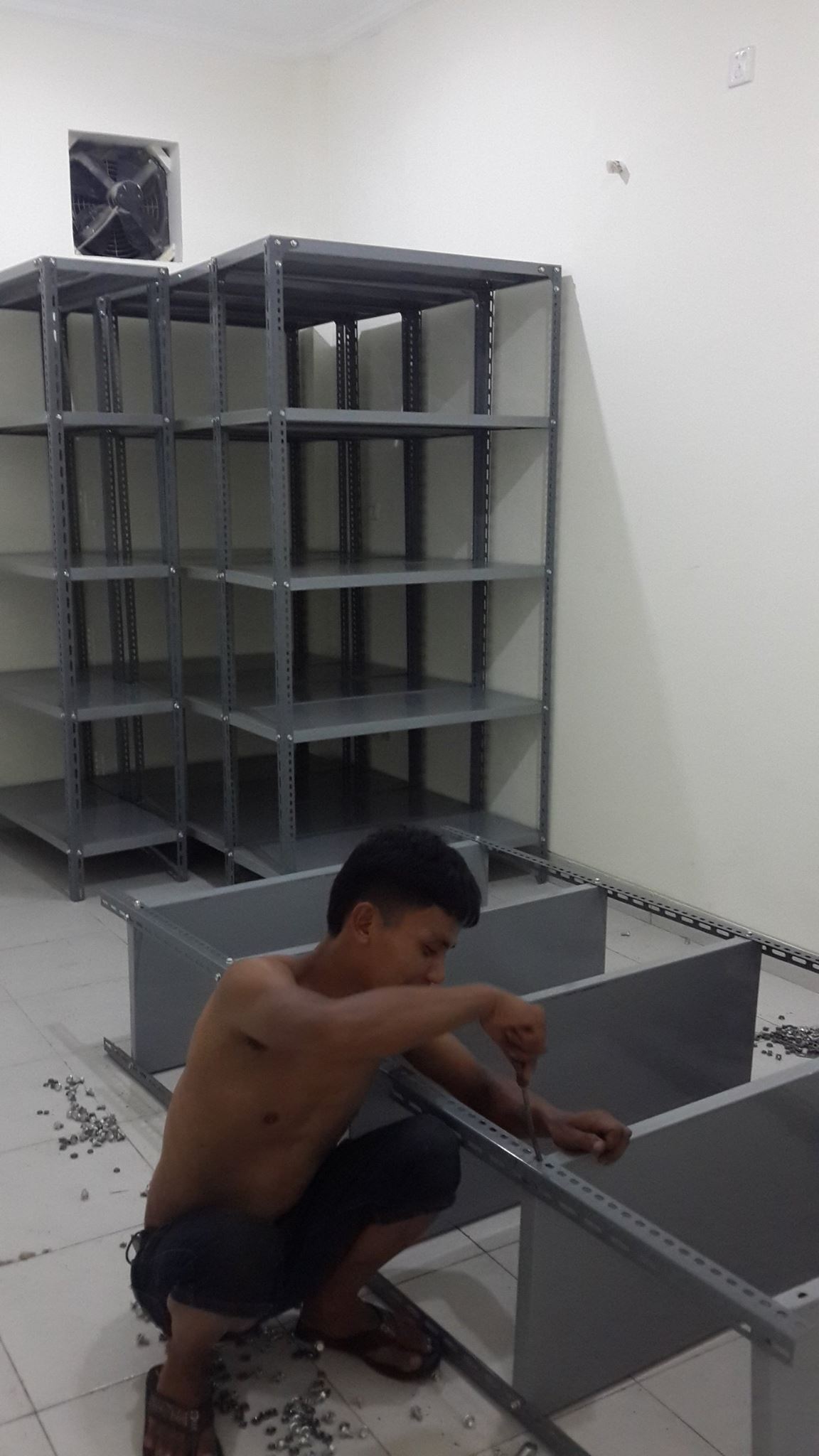 Rak Besi Siku Berlubang Modasa