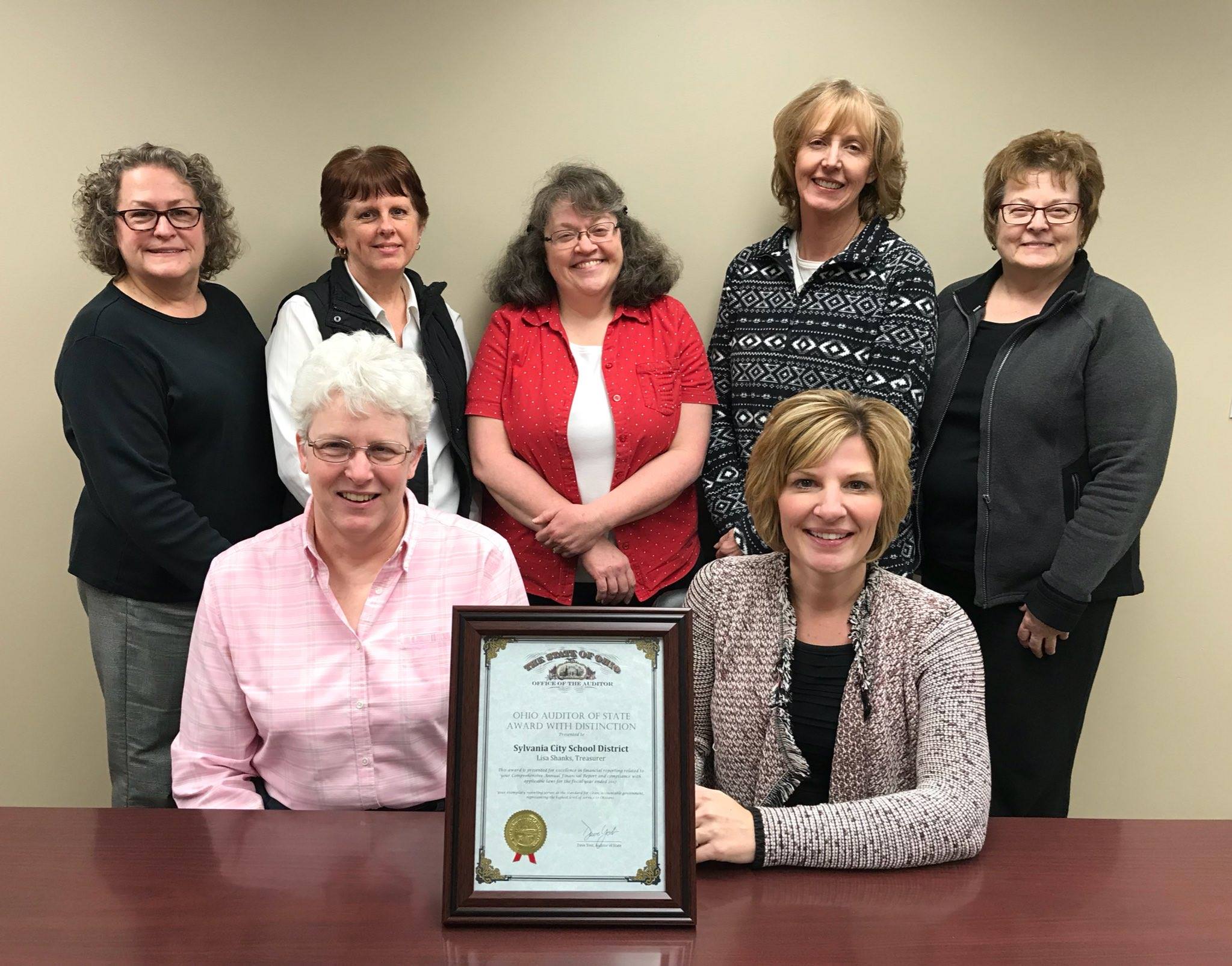 Sylvania schools' treasurer Lisa Shanks earns Auditor of State Award