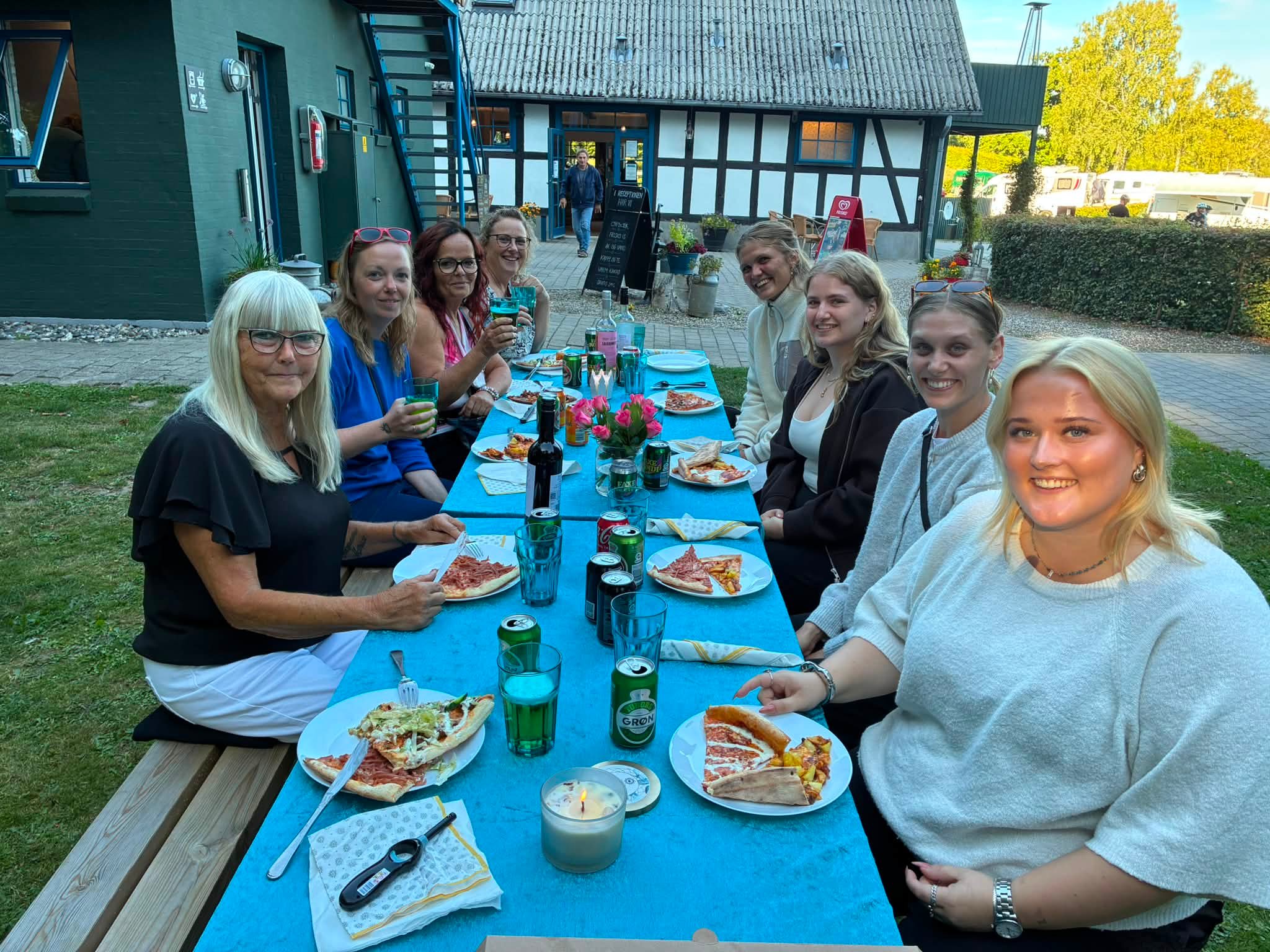 großes wurfzelt KTT Extra Zelt für 14 Personen, Familien-Kabinenzelt, 2 Zimmer, 3 Türen und 3 Fenster mit Netz, gerade Wand, wasserdicht, doppellagig, großes Zelt für Outdoor, Picknick, Camping Sport & Freizeit Größe:18 36M repair:akku ALBION ONLINE Gathering Gear