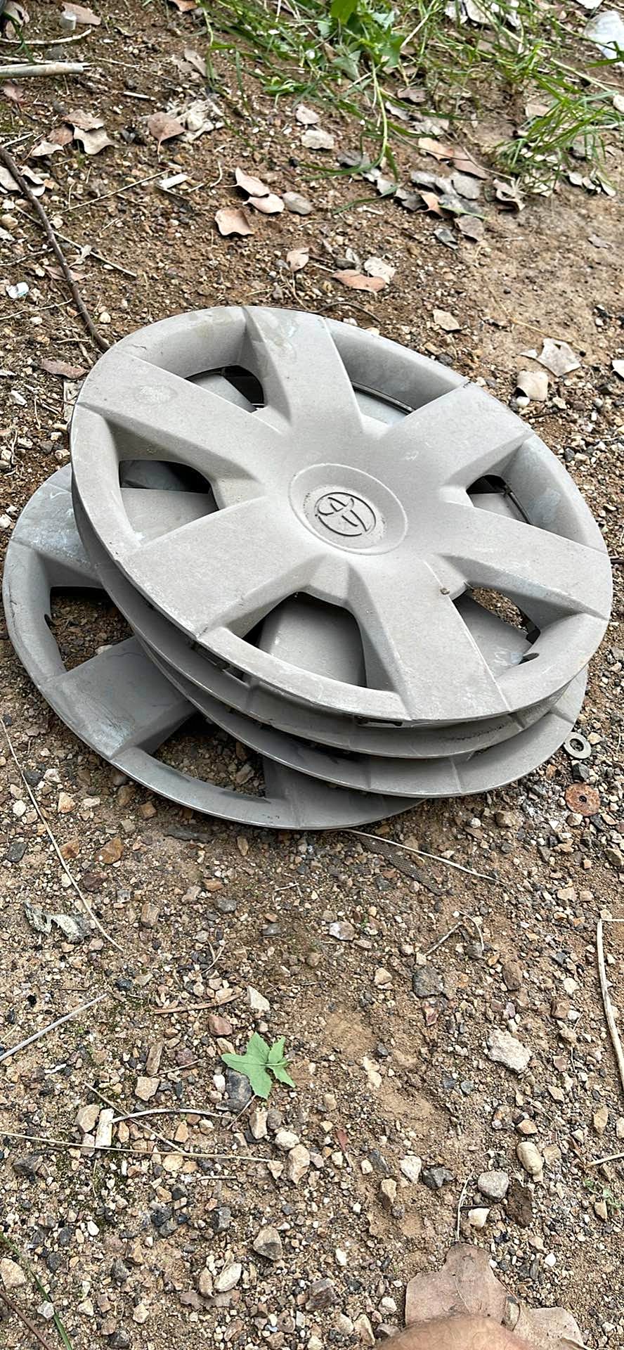 Toyota hiace hub caps - Car Wheels, Tires & Parts - Melbourne, Victoria ...