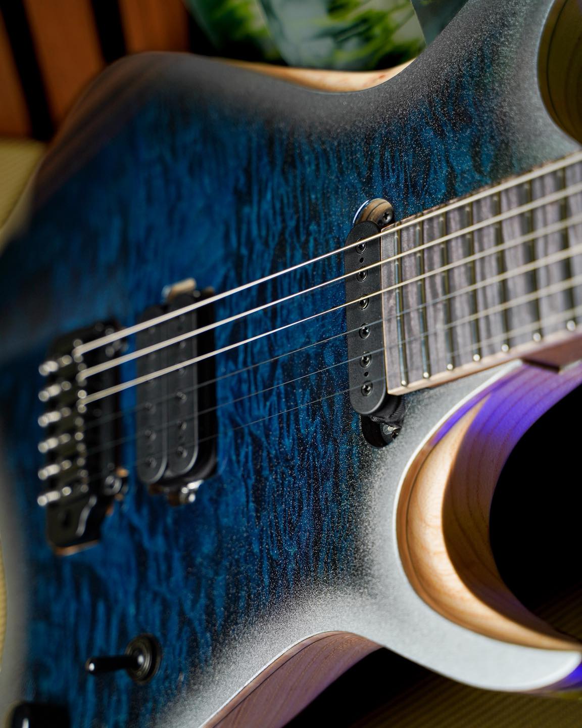 Kiesel - DC600 (Lefty) in vintage yellow cali-burst over flamed