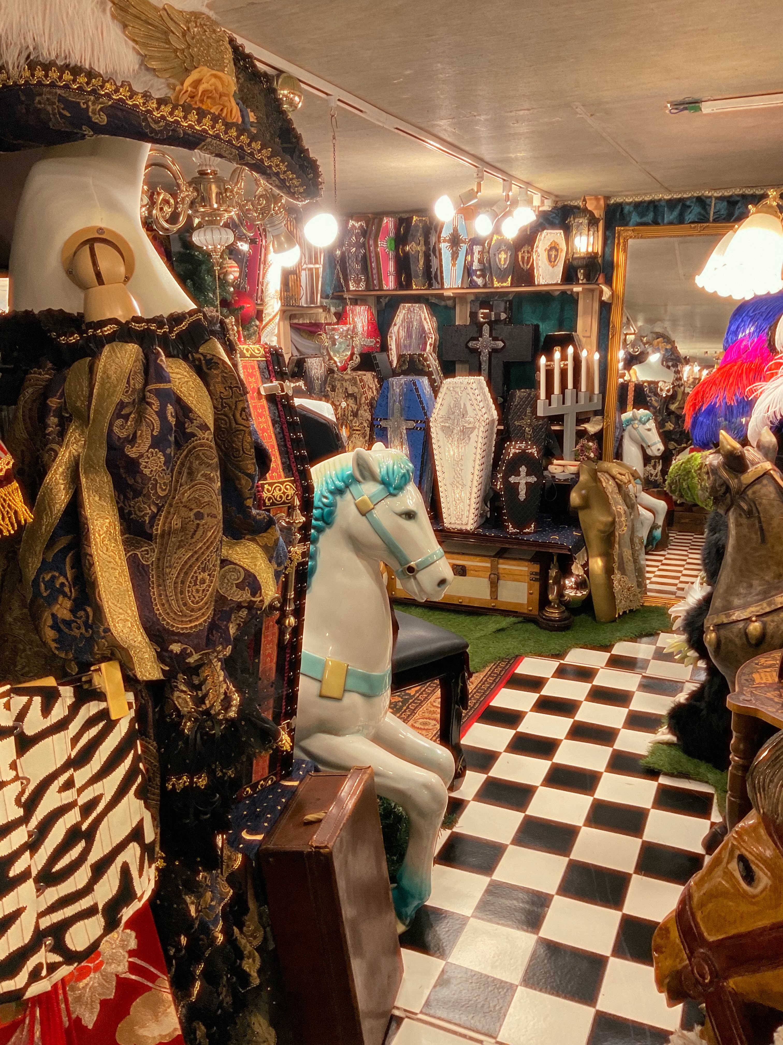 危機裸裸商店 | Ota-ku Tokyo
