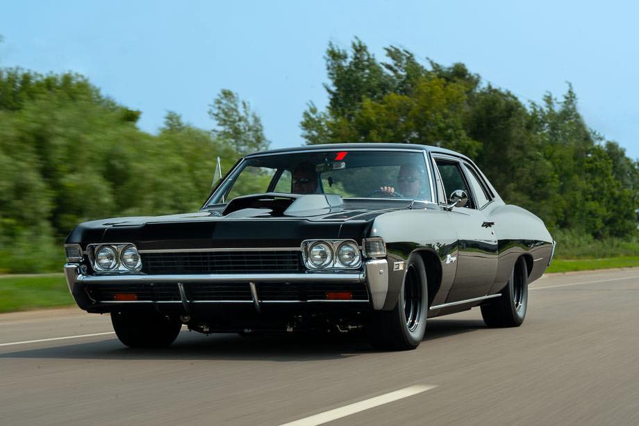 I know it's a 68 biscayne but does anyone have a stinger hood on