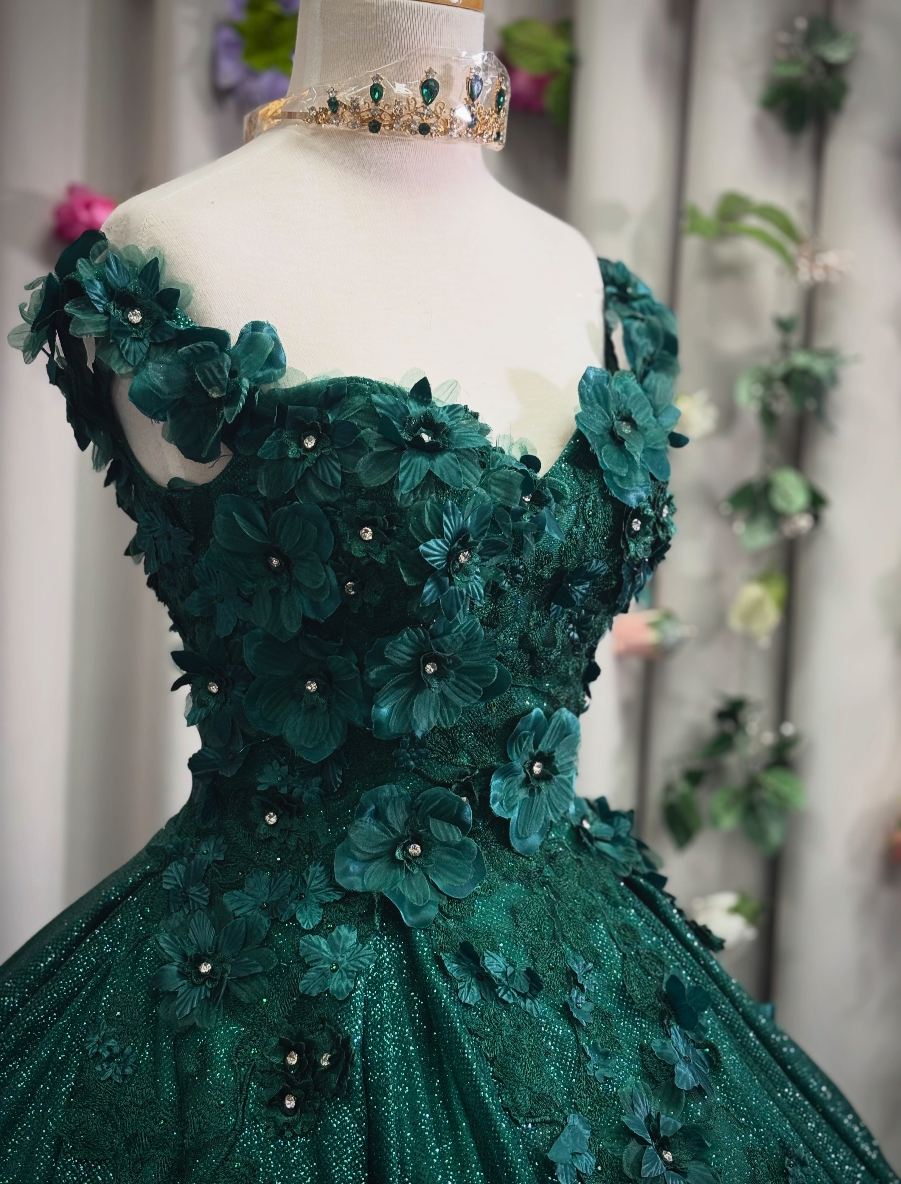 sweet 16 emerald green dresses quince dress at Aria Bridal & Formal Wear Custom Cowhide Hey Dude sweet sixteen emerald green sweet 16 dress Crafted from glossy satin Color:black short sleeve dress+apron+hairband+petticoat summersale_2025