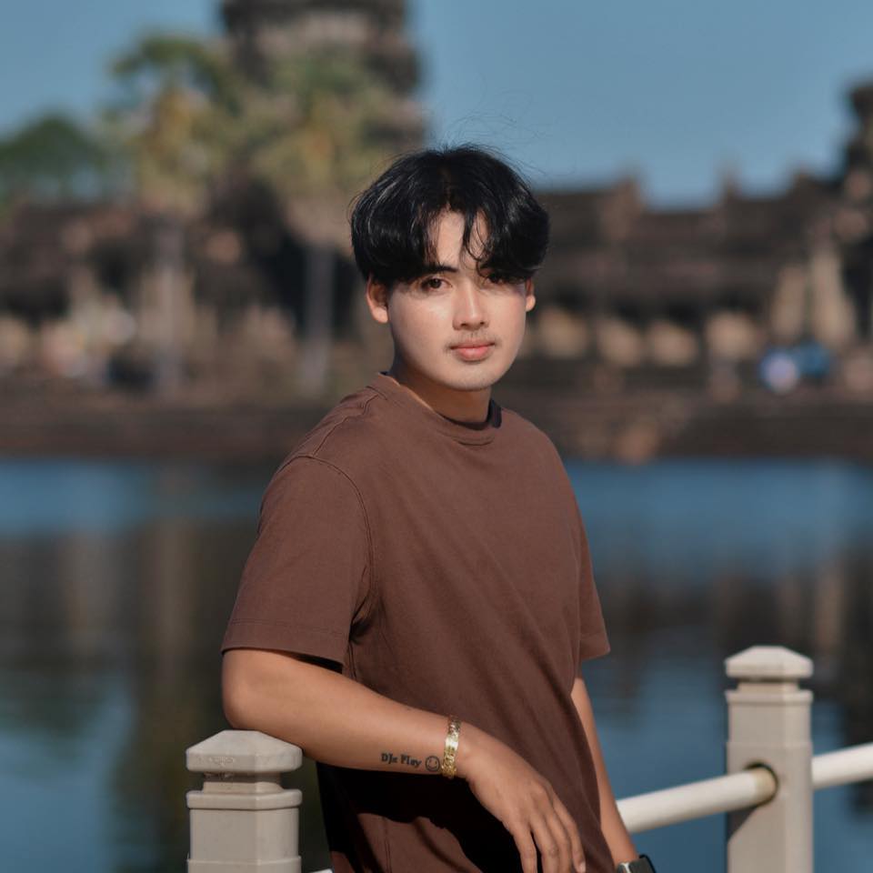 មានលុយ 70 ម៉ឺន 12 Pro បានអត់បង? | Admin - តុលា