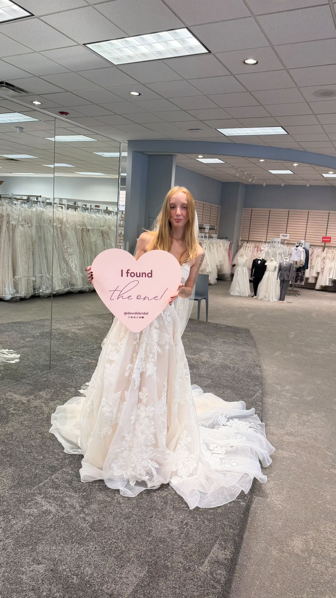 find this dress We went shopping even tho the wedding is a year away. We didn't expect to h to the dress. But when we saw her in one we knew Portia and Scarlett Women's Tiered Floral Maxi Size:XL(Fit for EU 46-48,US 16-18,UK 20-22,AU 20-22,NZ 20-22) SCV005258_KH_L Sundress
