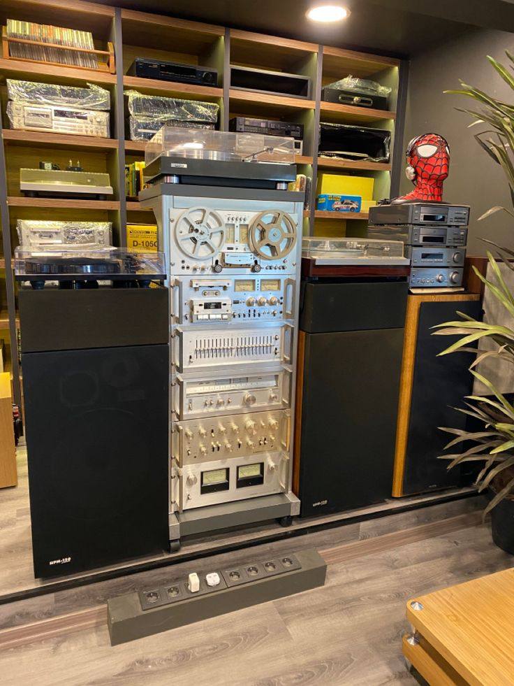 SANYO Presence 7 and 5