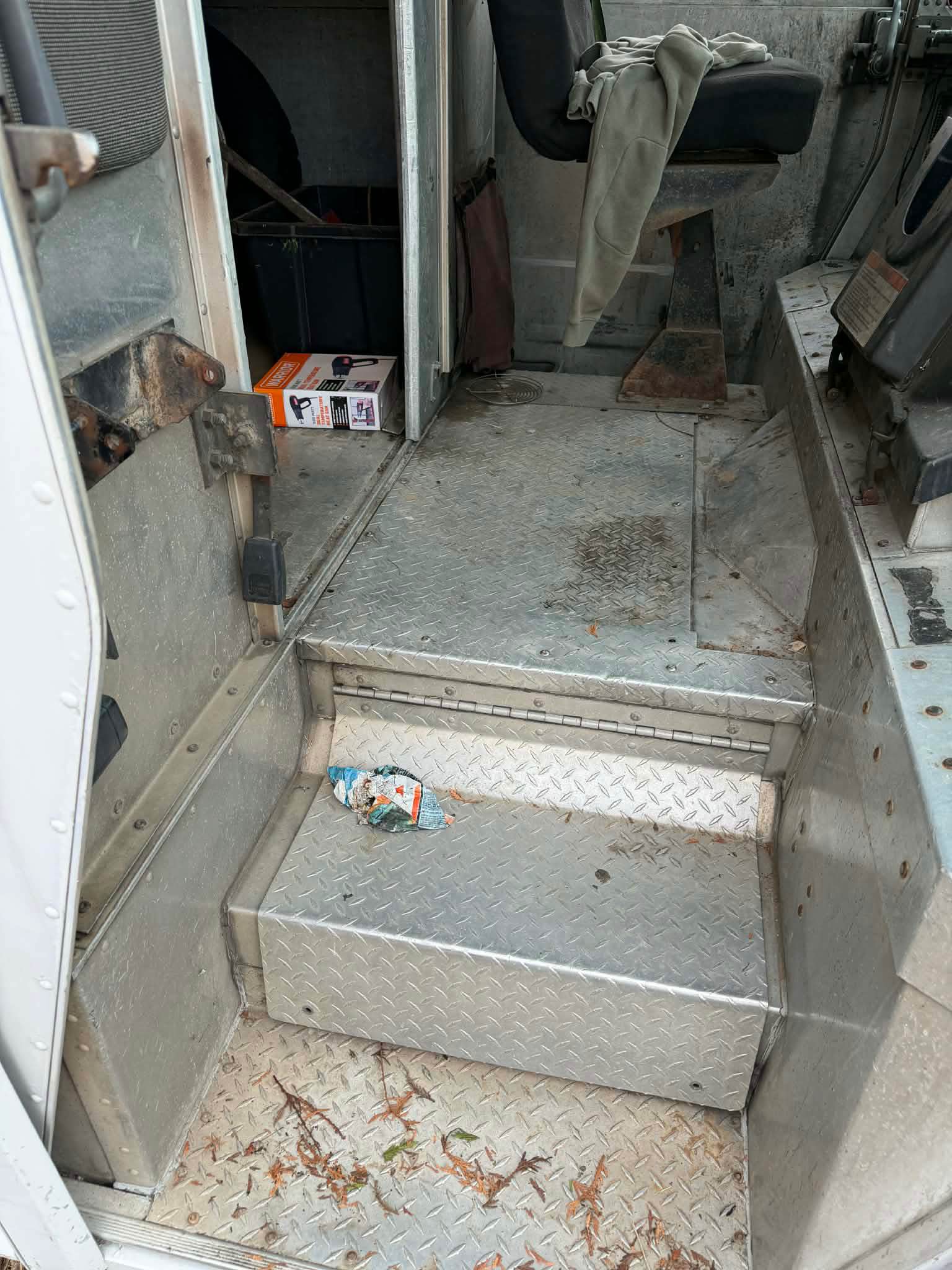 2004 Utilimaster box truck / fedex truck - Commercial Vehicles ...