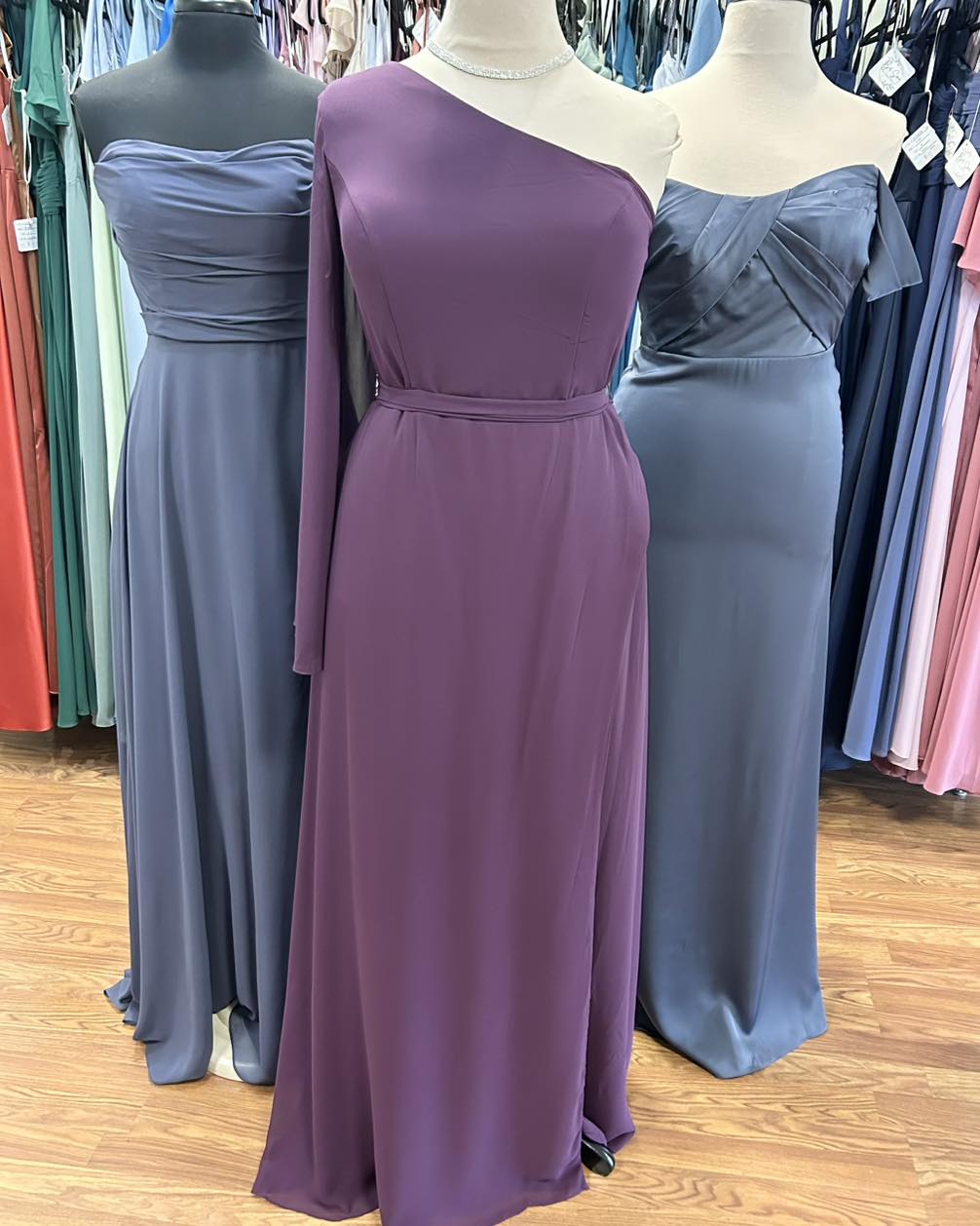 bridesmaid dresses mankato mn Bel Soie by Valerie's Bridal Karen Kane Women's Petite Kennedy Blue Luca Selvyra Size:20 (ADD +$10)