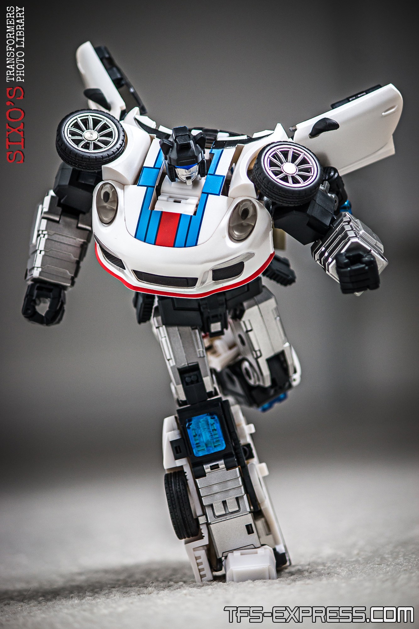 Another test shot here for review! Presenting Generation Toy J4ZZ!