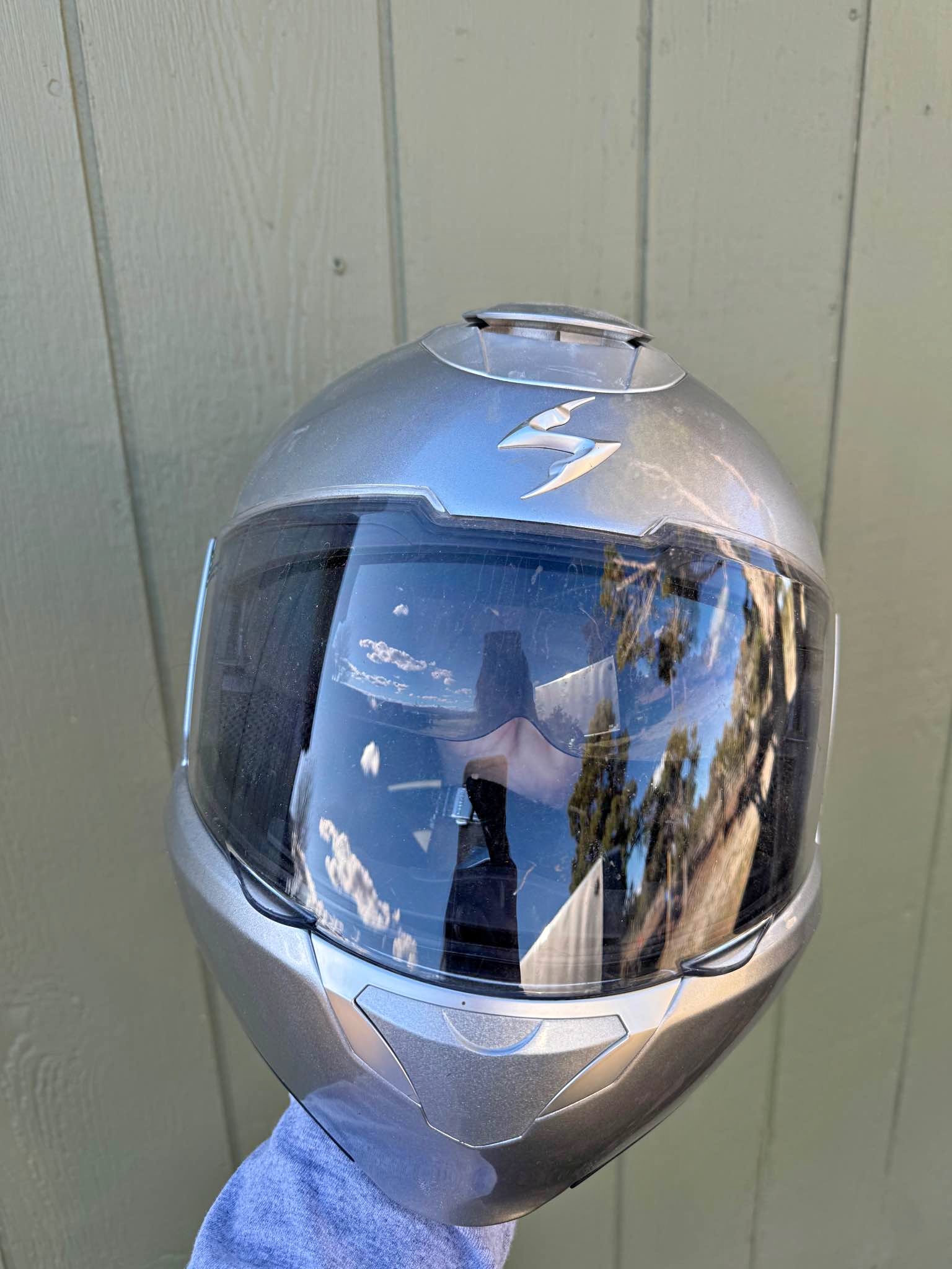 bell helmet charles leclerc Scuderia Ferrari #16 2025 Season 1:2 Mini by Bell Sidetrack Review: Why school pride Compact Display Size PRO Ski Goggles:Grey Frame VLT 10% Grey Lens
