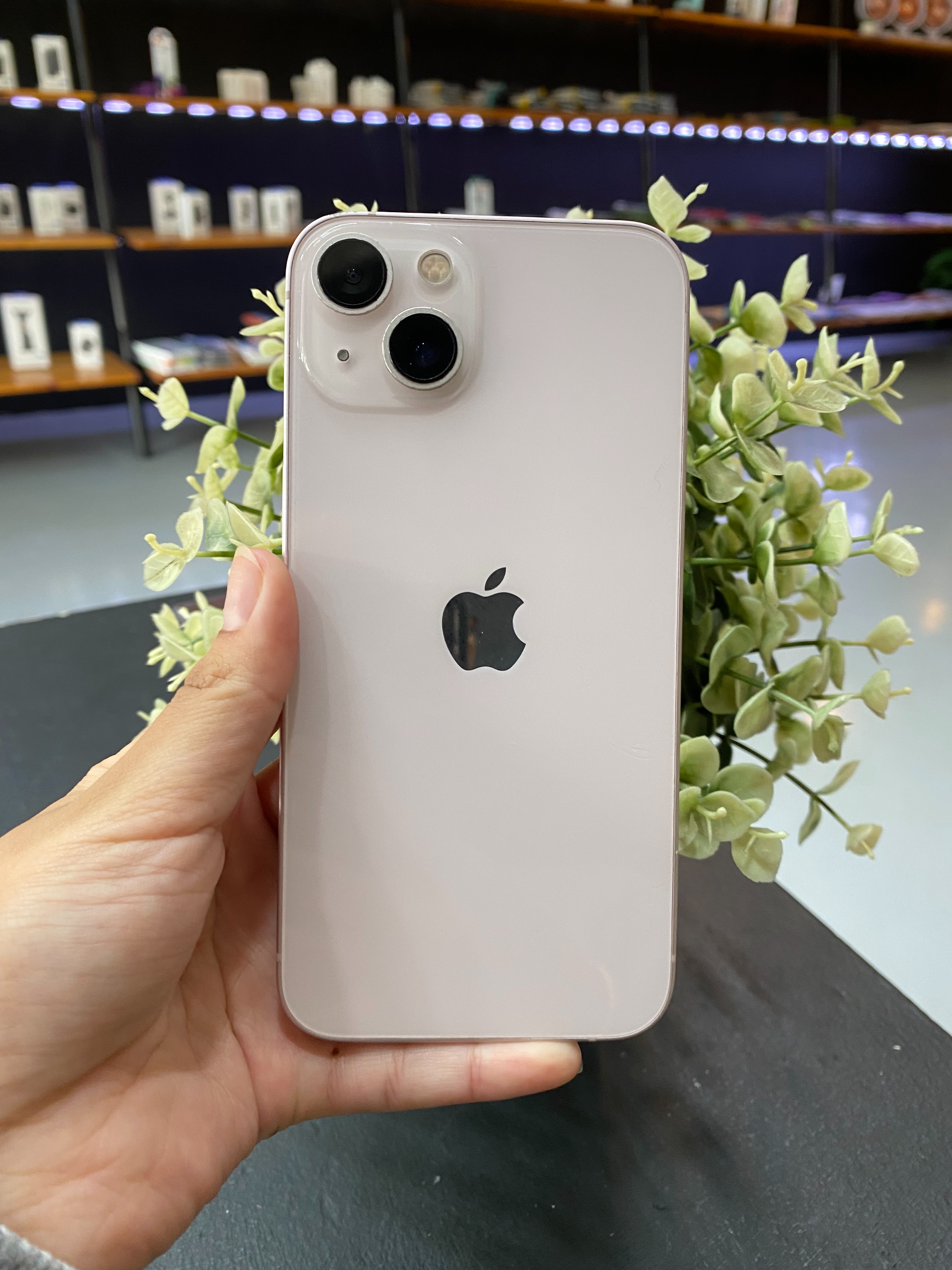 ✨ Starlight beauty ✨ iPhone 13 • 128GB • 79% Battery Health 