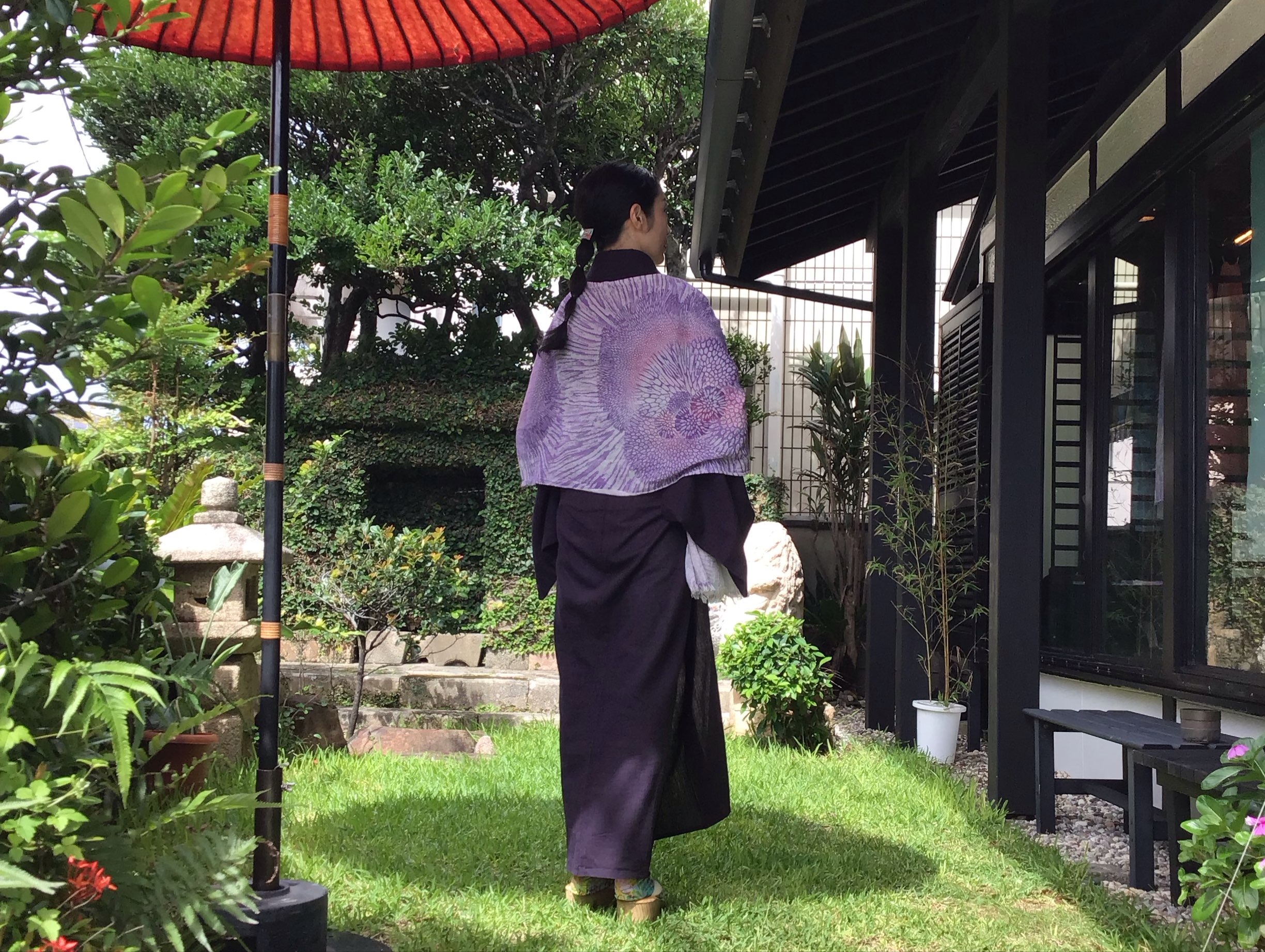 こんにちは 首里琉染です。 晴天に恵まれた朝の店内からの #サンゴ染め