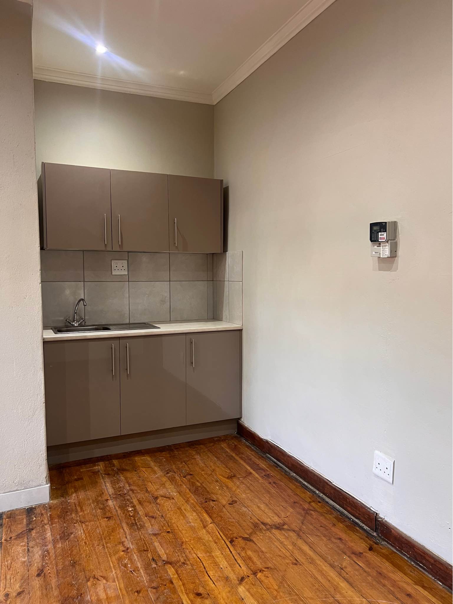 Bachelor room inside a house to rent - Property Rentals - Pretoria ...
