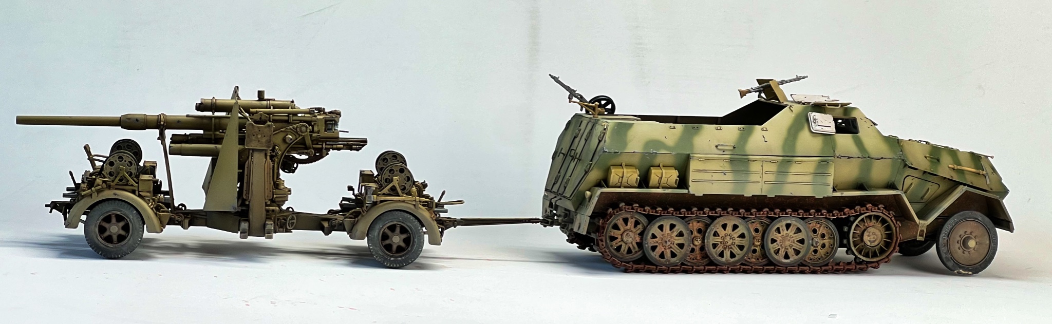 gallery Sd.Kfz.8 DB 10 Gepanzerte (Trumpeter, 1/35) + 88mm Flak 36