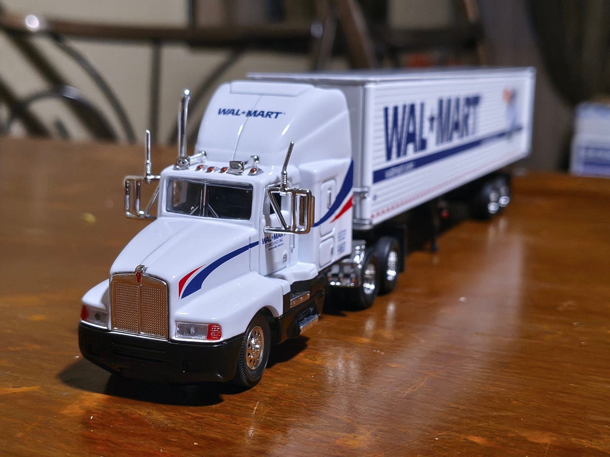 ミニカー 1/50 UD Quon GW 33 410 UD Trucks Quon GW 33 410 Tractor Trailer 1:50